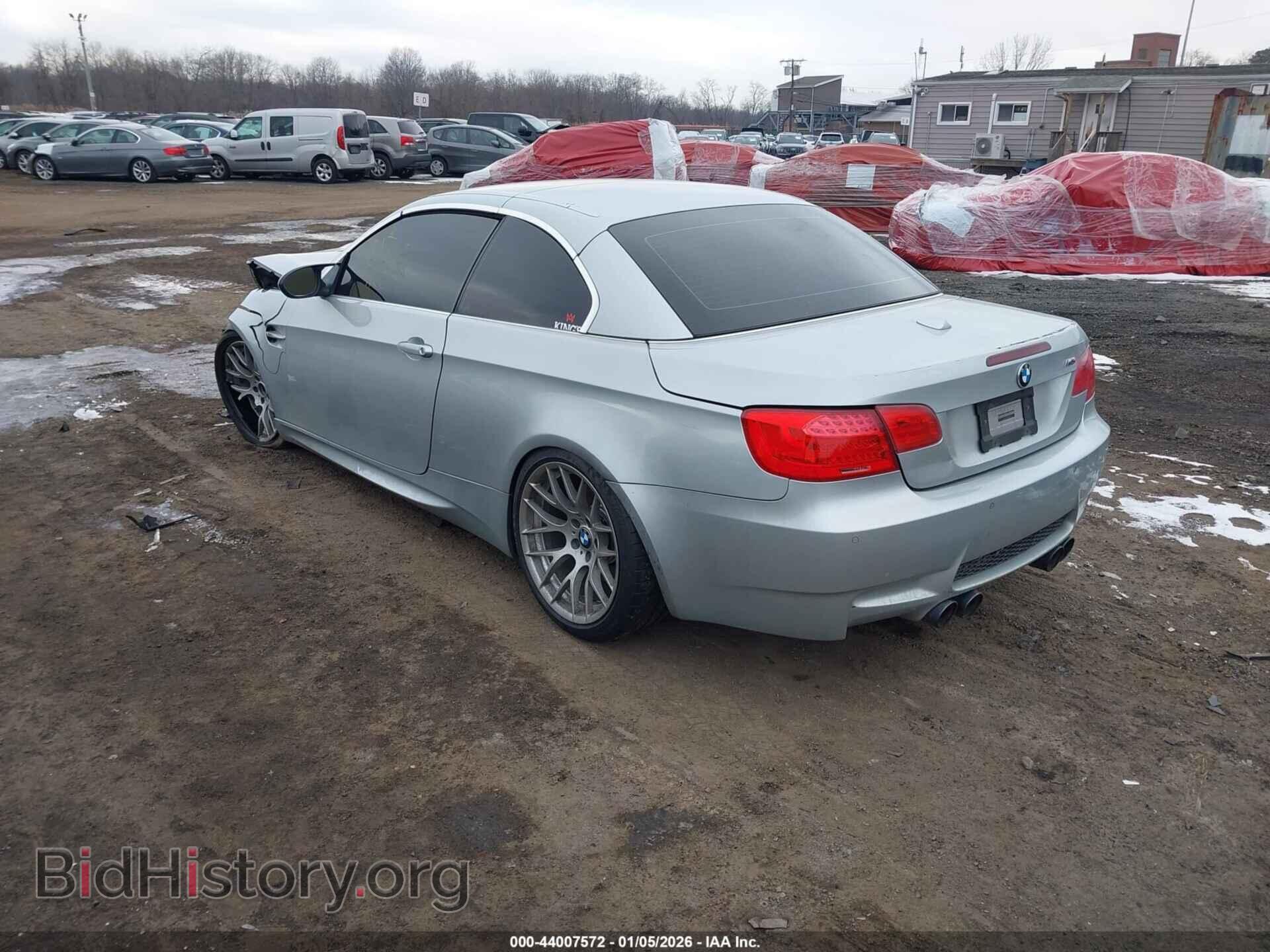 2011 BMW M3 - VIN: WBSDX9C56BE585237 - Фото 3