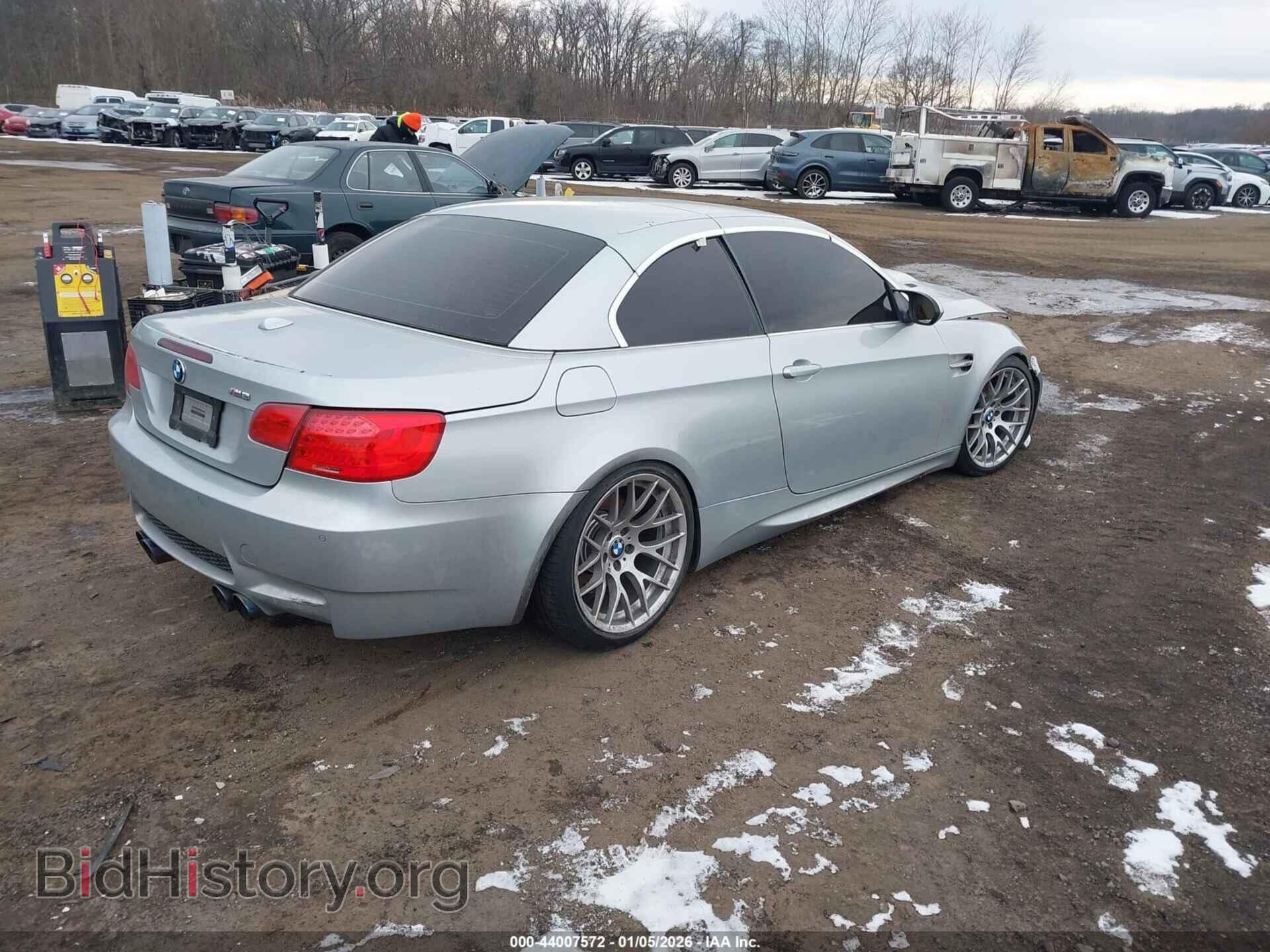 2011 BMW M3 - VIN: WBSDX9C56BE585237 - Фото 4