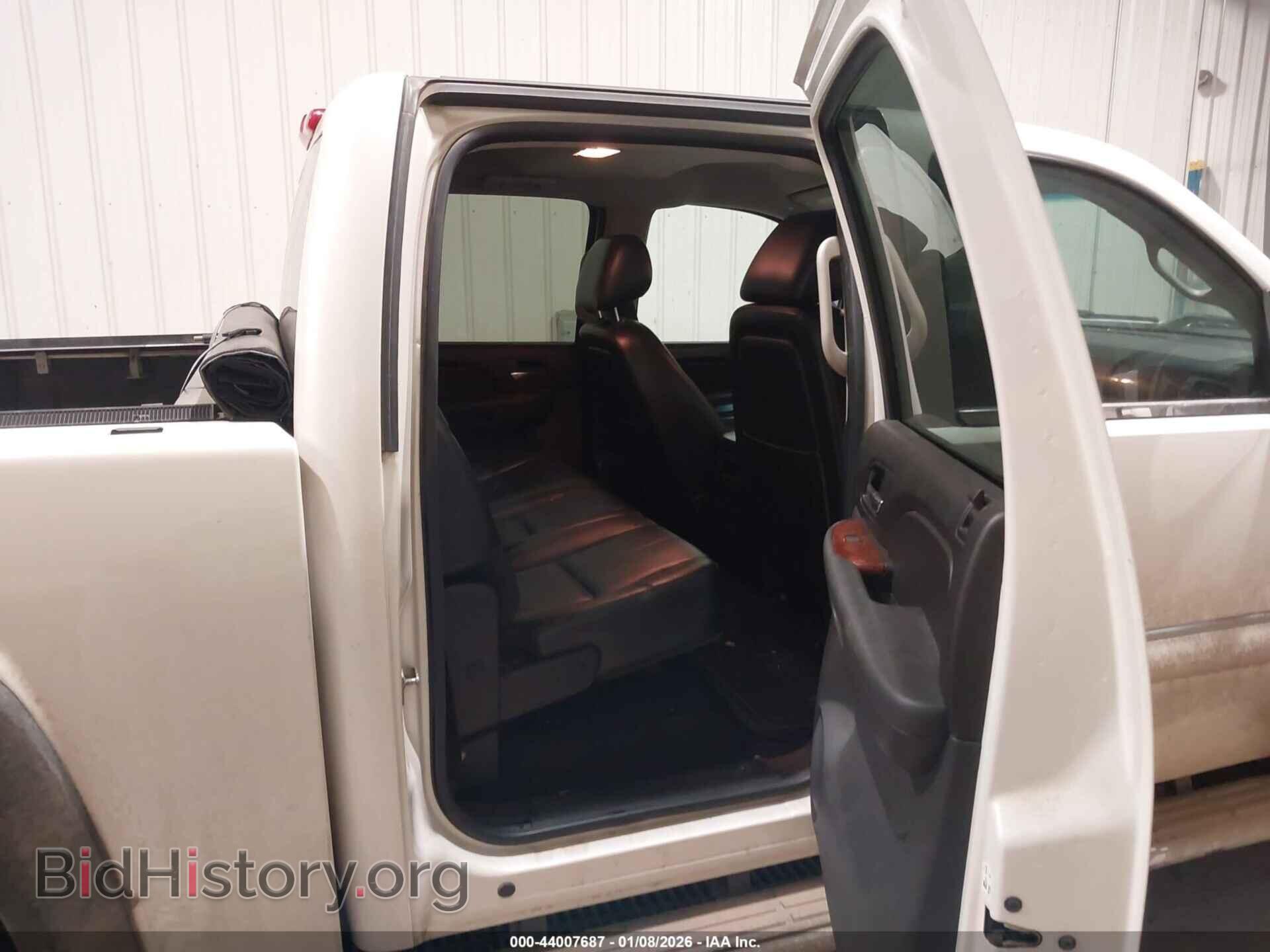 2011 GMC SIERRA 1500 - VIN: 3GTP2WE35BG180928 - Фото 8