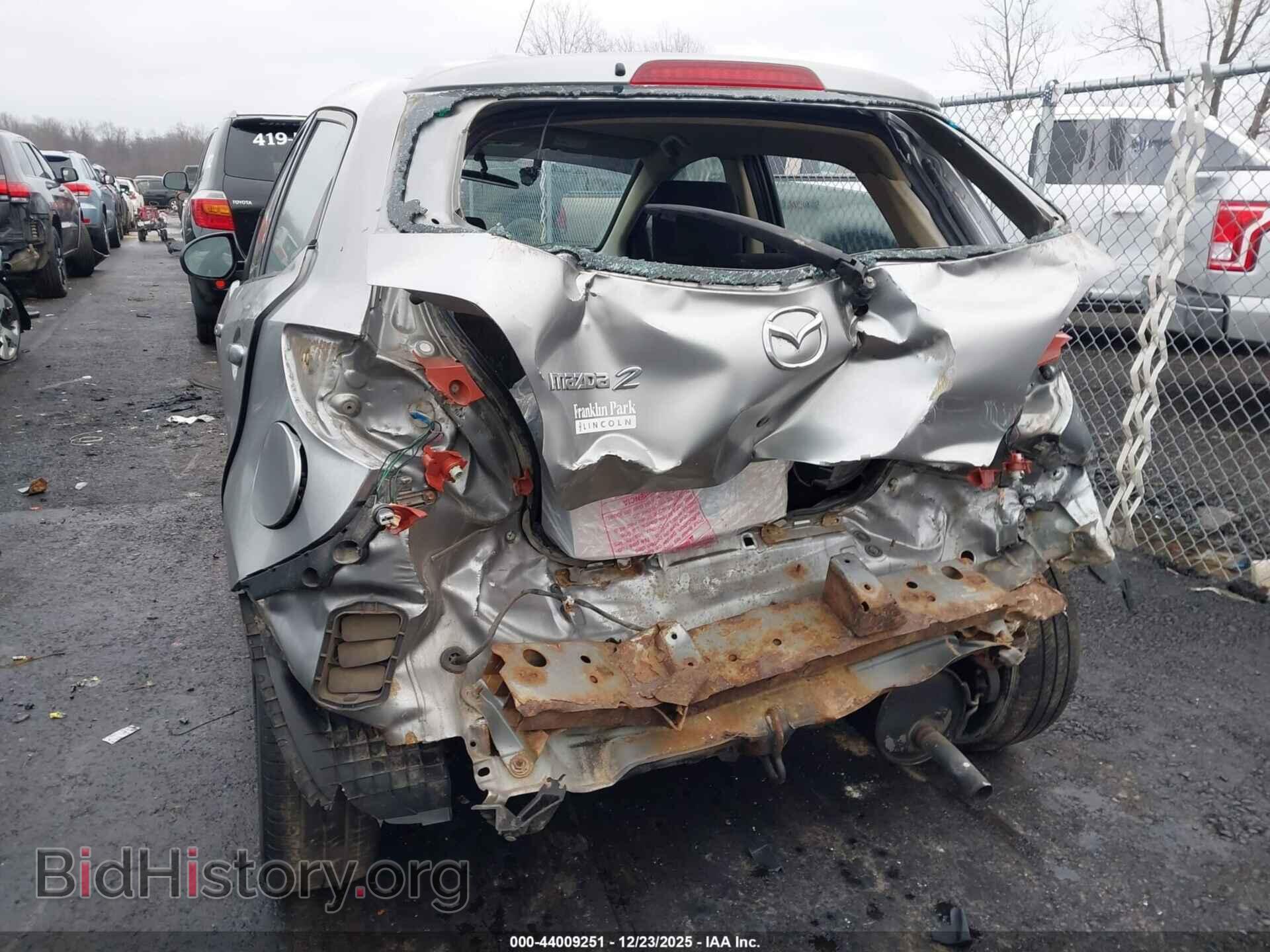 2011 MAZDA MAZDA2 - VIN: JM1DE1HY9B0110535 - Фото 3