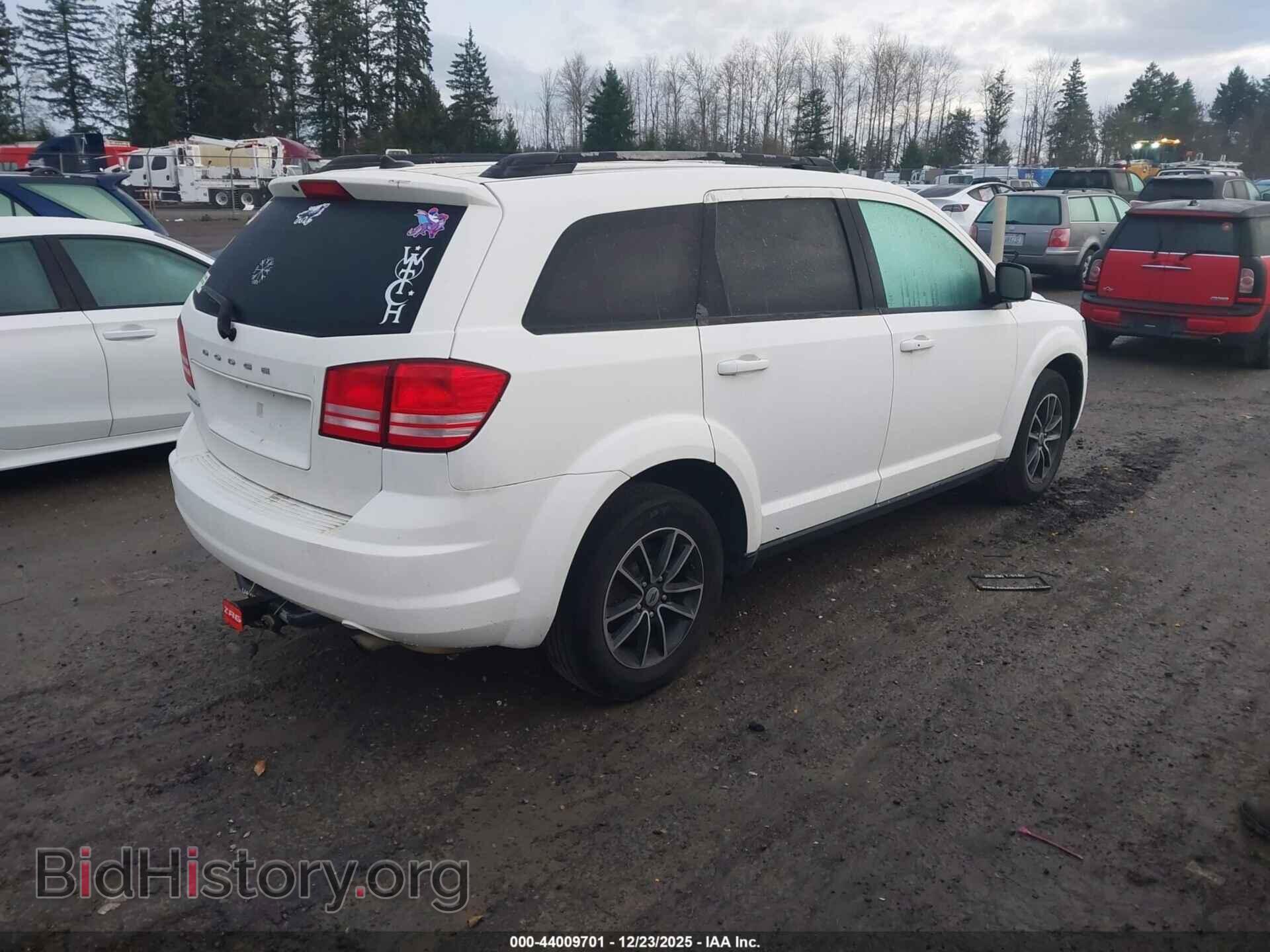 2018 DODGE JOURNEY - VIN: 3C4PDCAB5JT381871 - Фото 4