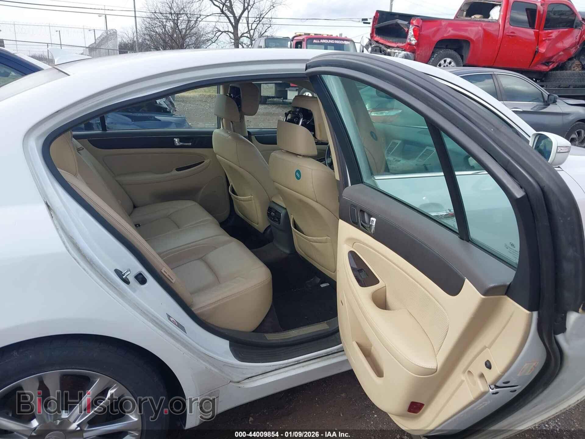 2011 HYUNDAI GENESIS - VIN: KMHGC4DEXBU123086 - Фото 8