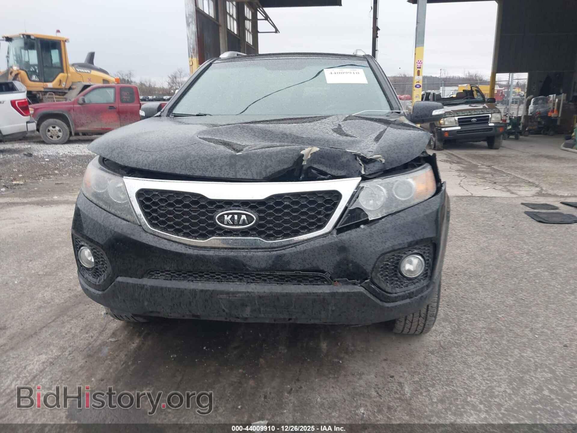 2011 KIA SORENTO - VIN: 5XYKTCA10BG180702 - Фото 6