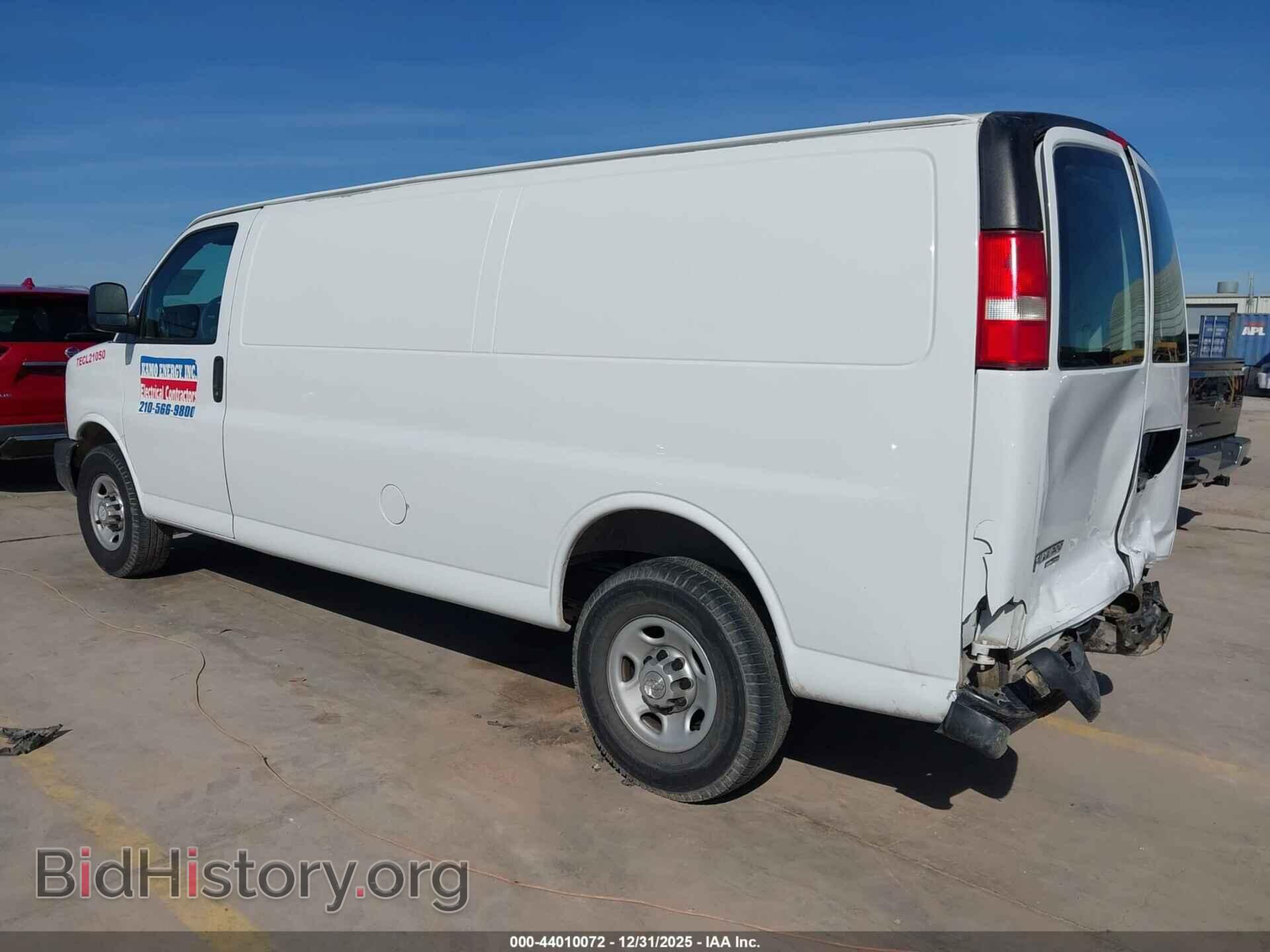 2015 CHEVROLET EXPRESS 3500 - VIN: 1GCZGUCG7F1281879 - Фото 3