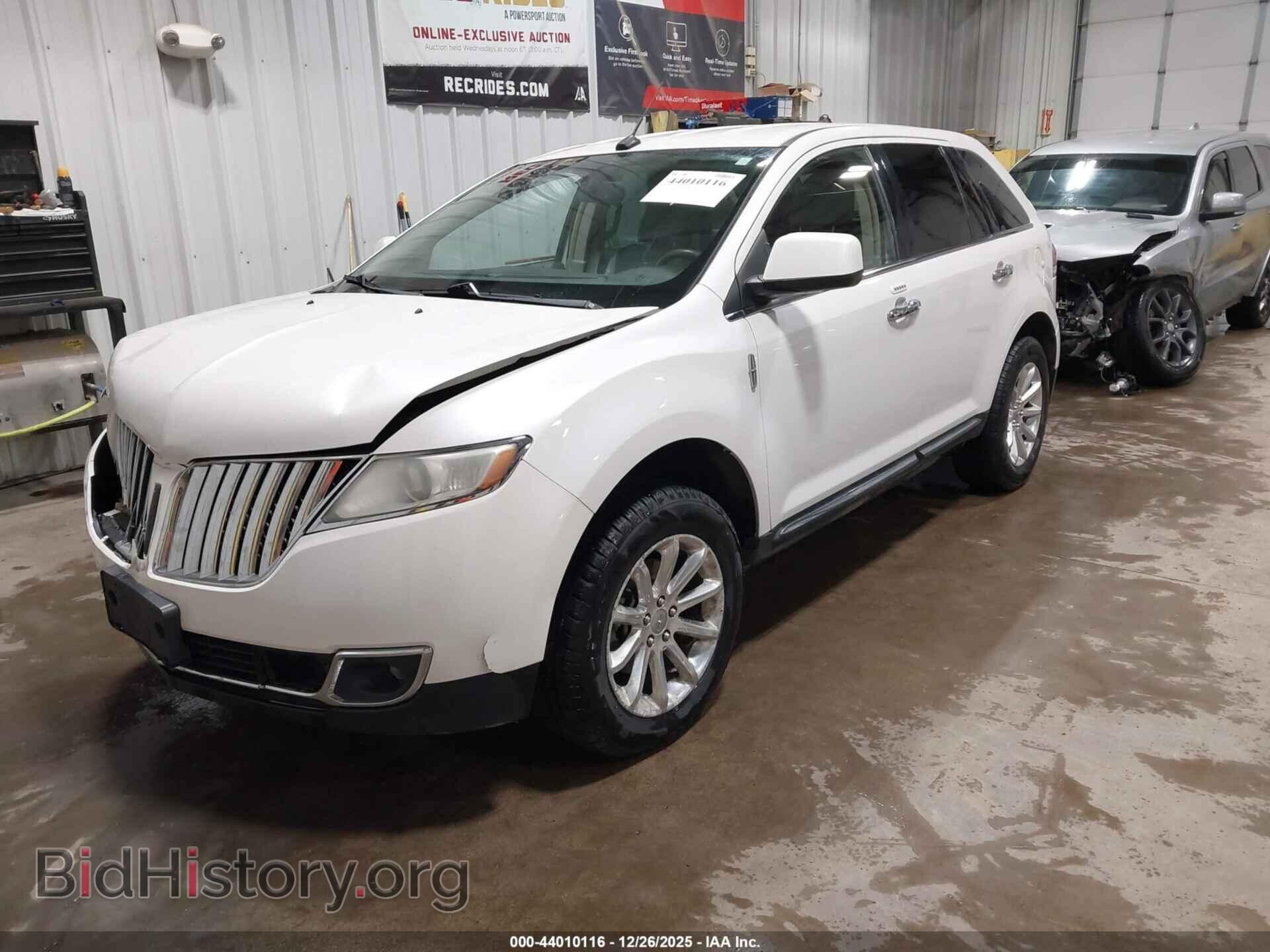 2011 LINCOLN MKX - VIN: 2LMDJ8JK9BBJ10267 - Photo 2