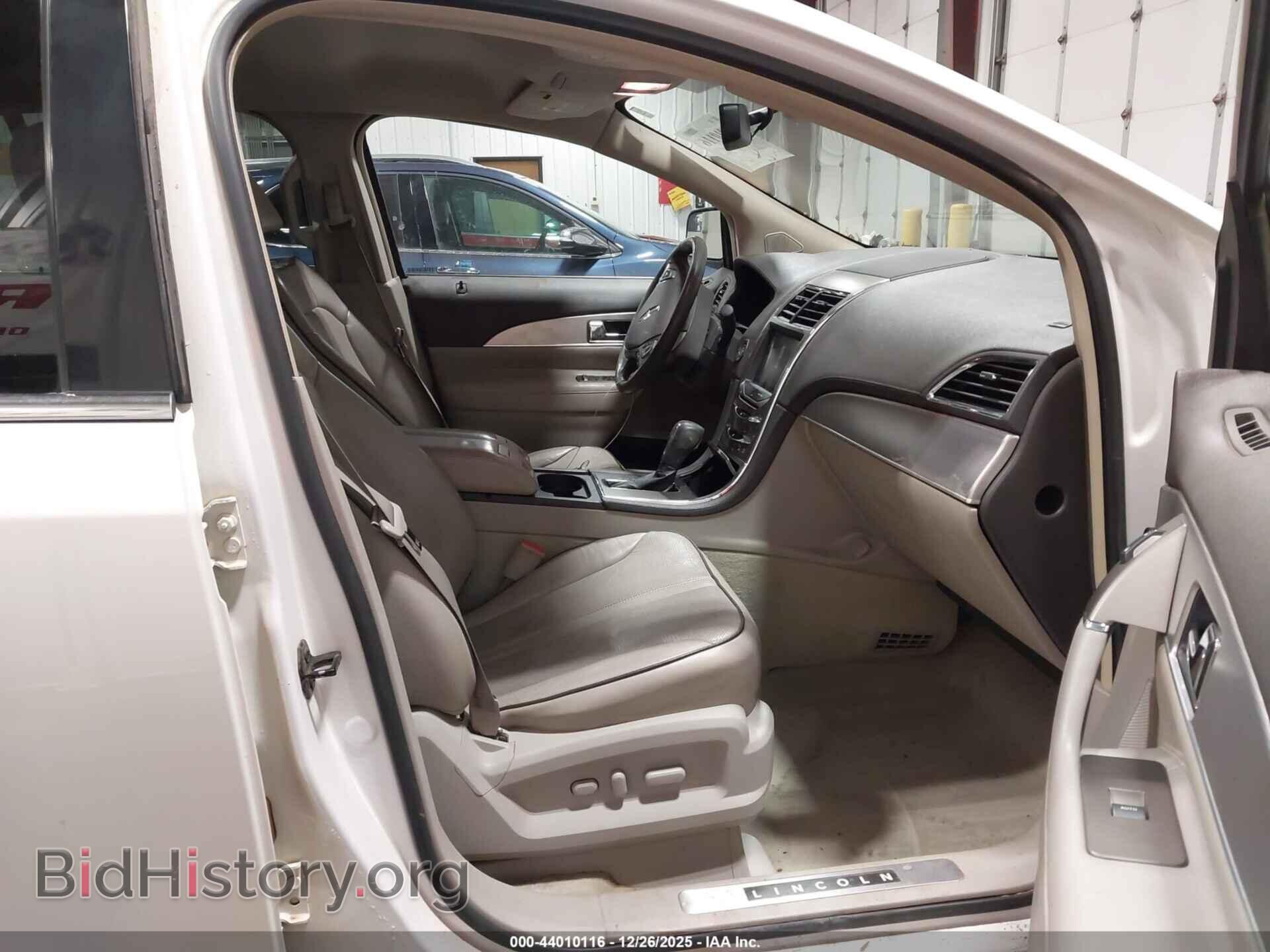 2011 LINCOLN MKX - VIN: 2LMDJ8JK9BBJ10267 - Photo 5