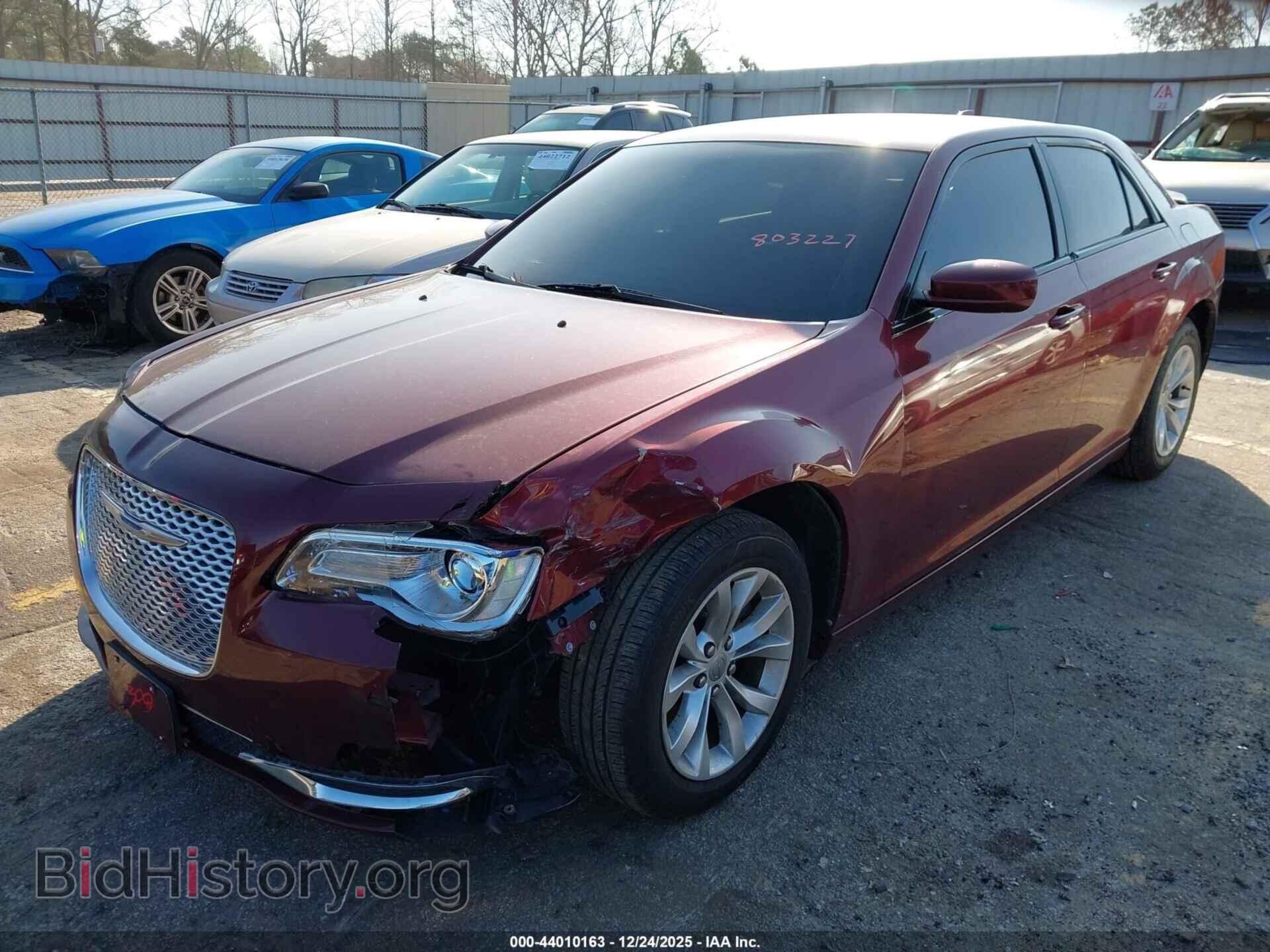 2015 CHRYSLER 300 - VIN: 2C3CCAAG0FH803227 - Фото 2