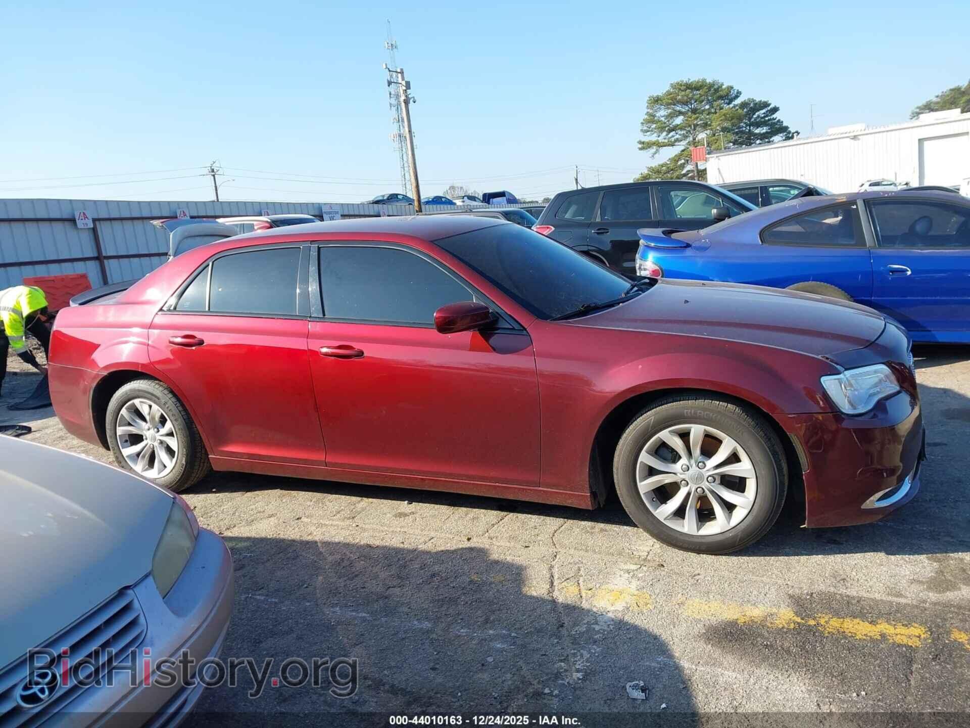 2015 CHRYSLER 300 - VIN: 2C3CCAAG0FH803227 - Фото 13