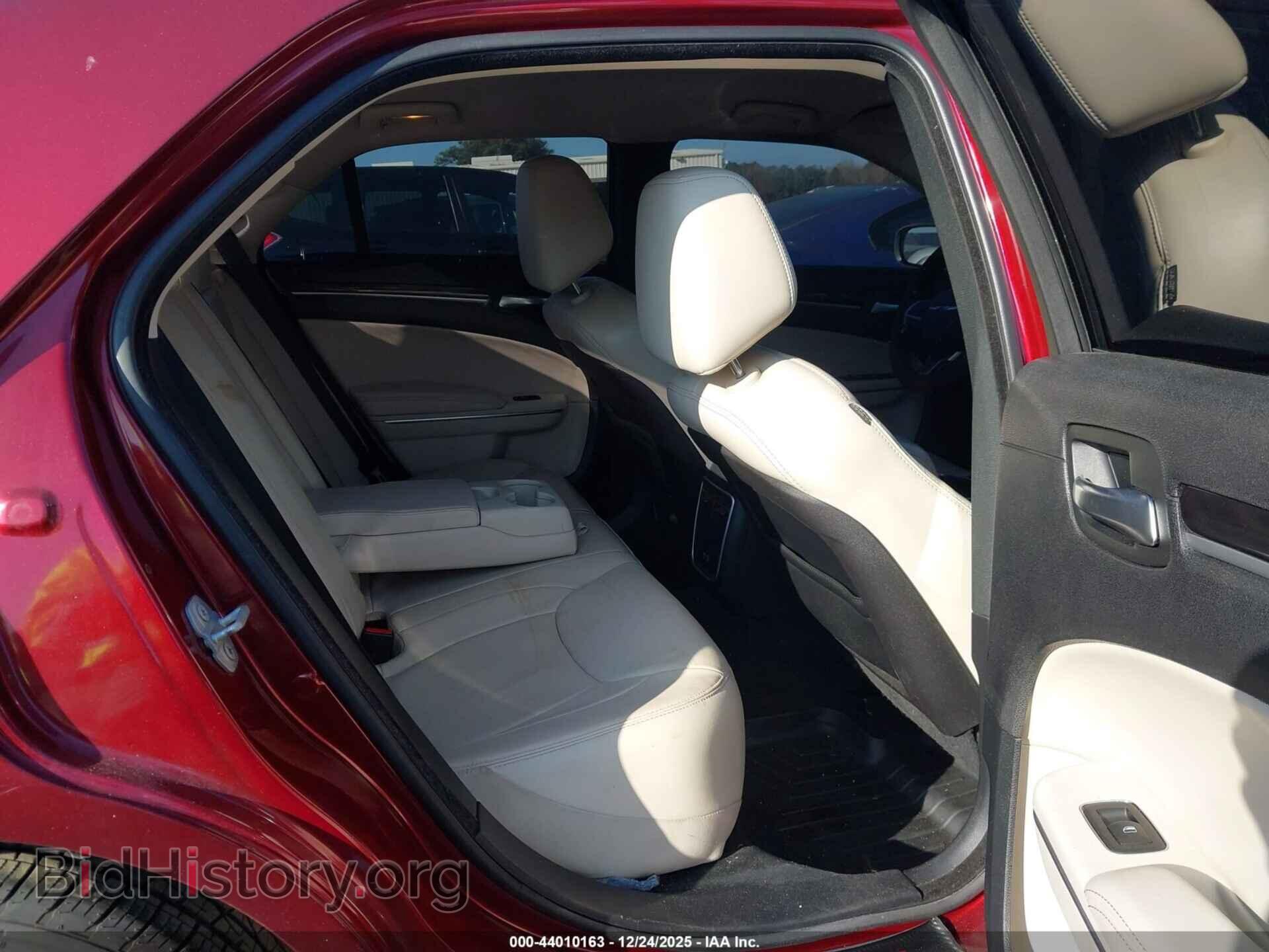 2015 CHRYSLER 300 - VIN: 2C3CCAAG0FH803227 - Фото 8