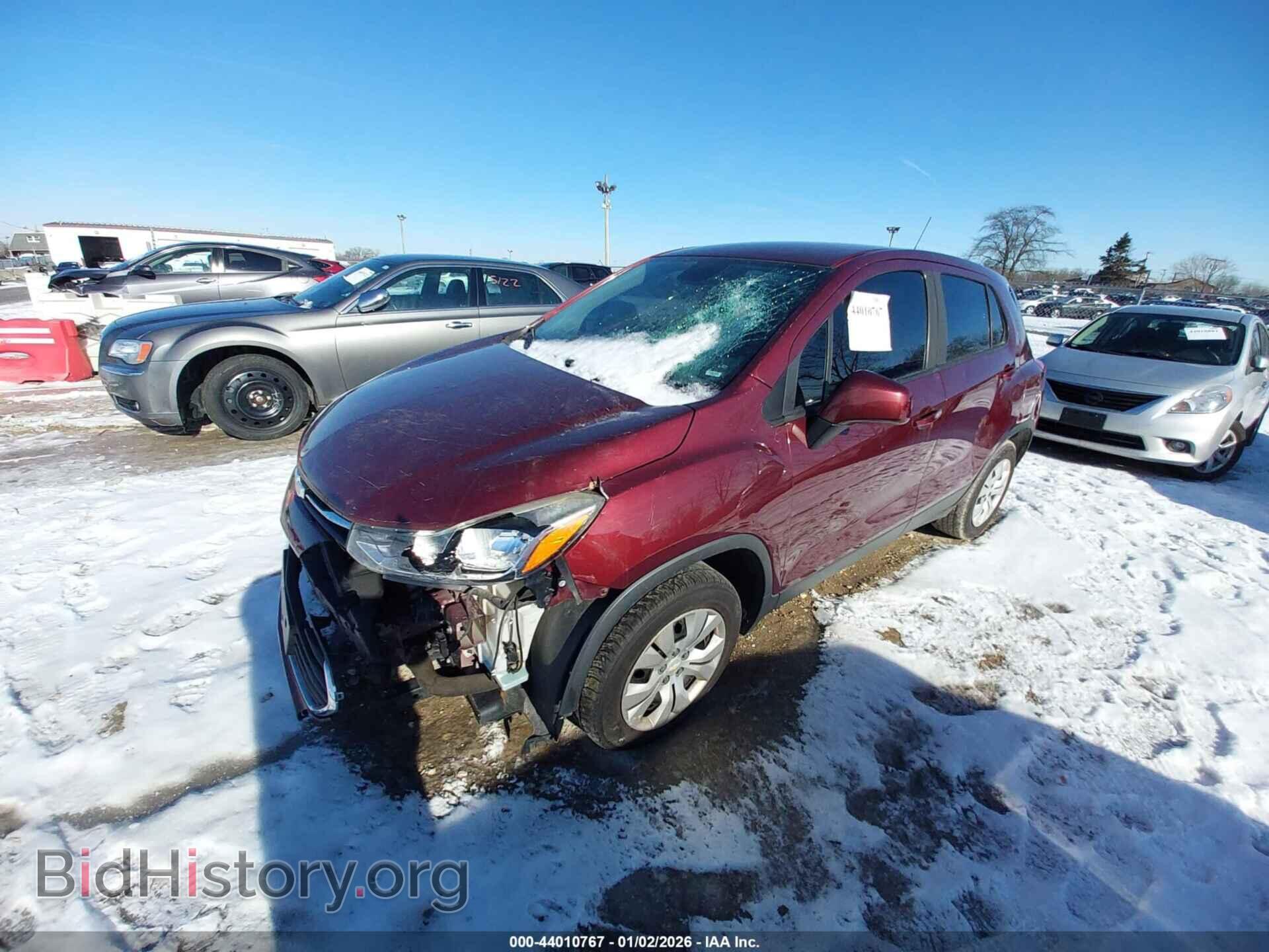 2017 CHEVROLET TRAX - VIN: 3GNCJKSB9HL250086 - Фото 2
