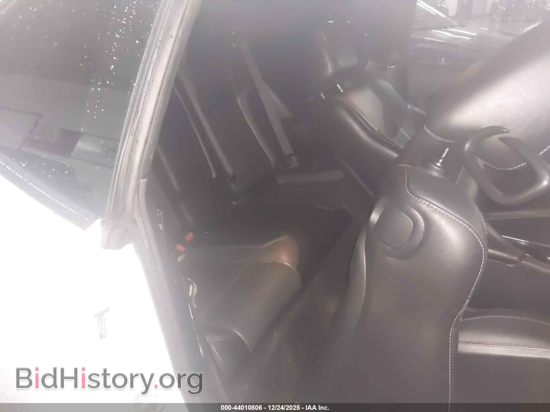 2018 DODGE CHALLENGER - VIN: 2C3CDZAG8JH327779 - Фото 8