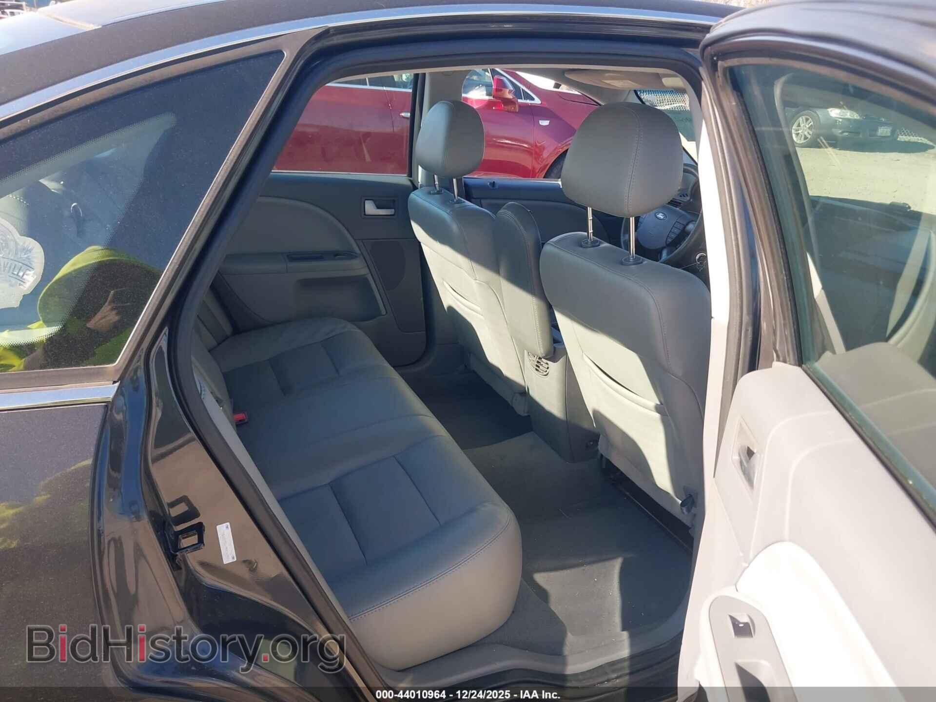 2007 FORD FIVE HUNDRED - VIN: 1FAHP241X7G157782 - Photo 8