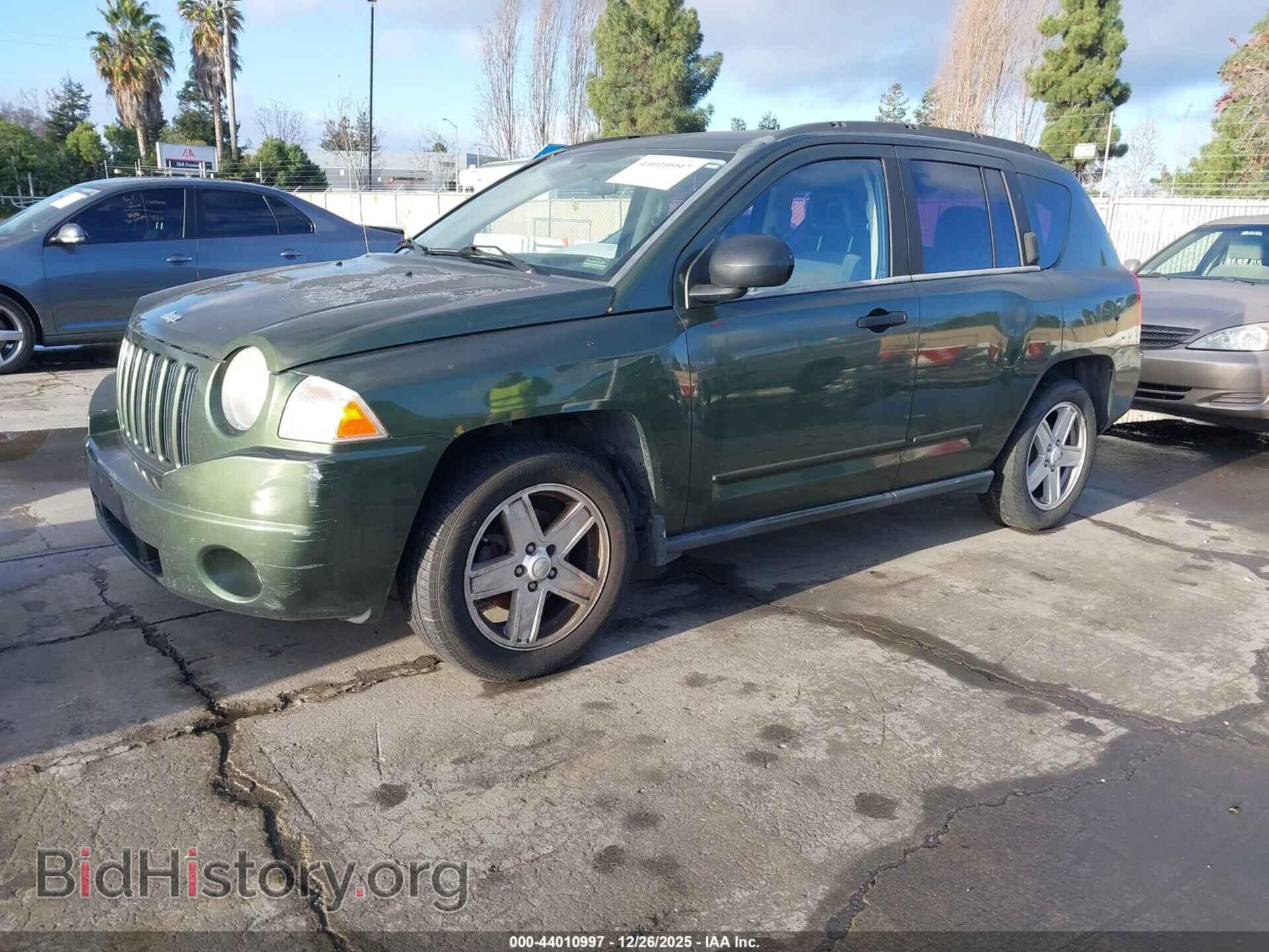 2008 JEEP COMPASS - VIN: 1J8FT47058D663978 - Фото 2