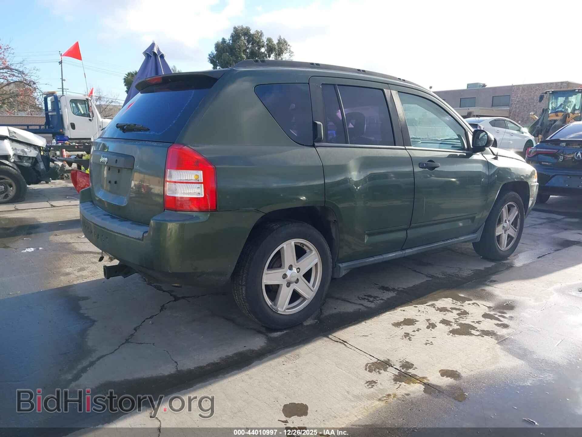 2008 JEEP COMPASS - VIN: 1J8FT47058D663978 - Фото 4