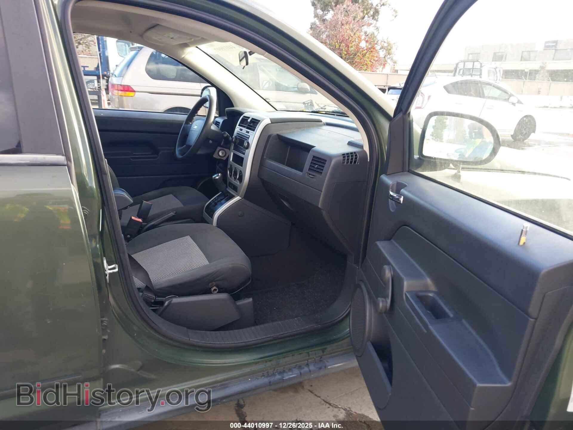 2008 JEEP COMPASS - VIN: 1J8FT47058D663978 - Фото 5
