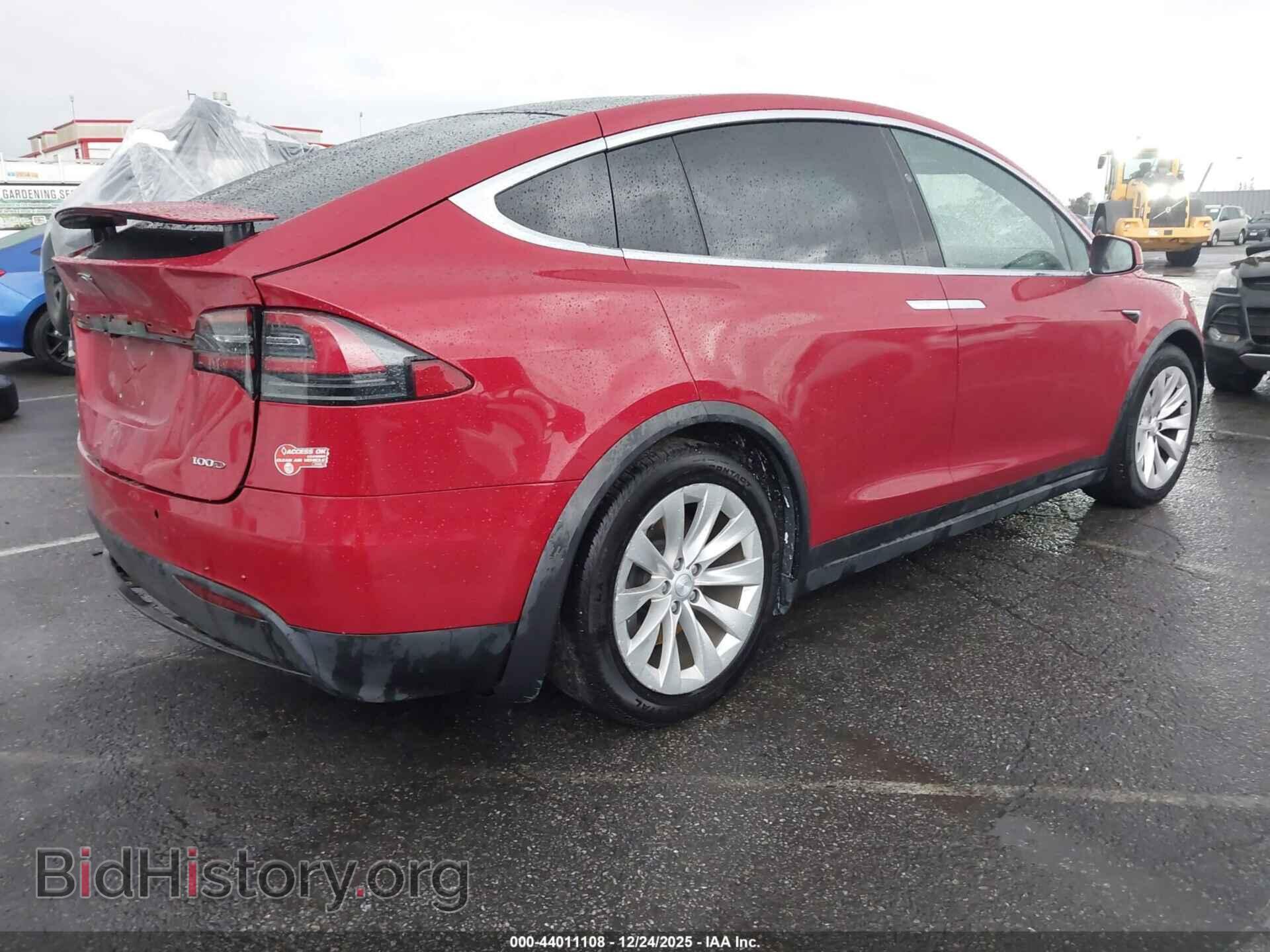 2017 TESLA MODEL X - VIN: 5YJXCDE29HF060900 - Фото 4