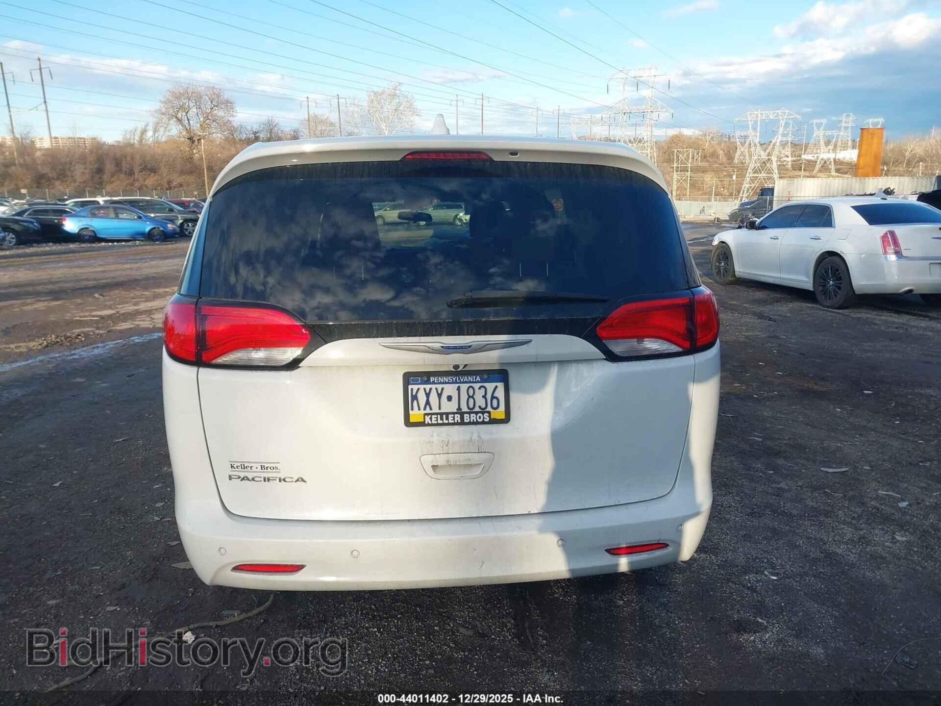 2018 CHRYSLER PACIFICA - VIN: 2C4RC1CG6JR275358 - Photo 16