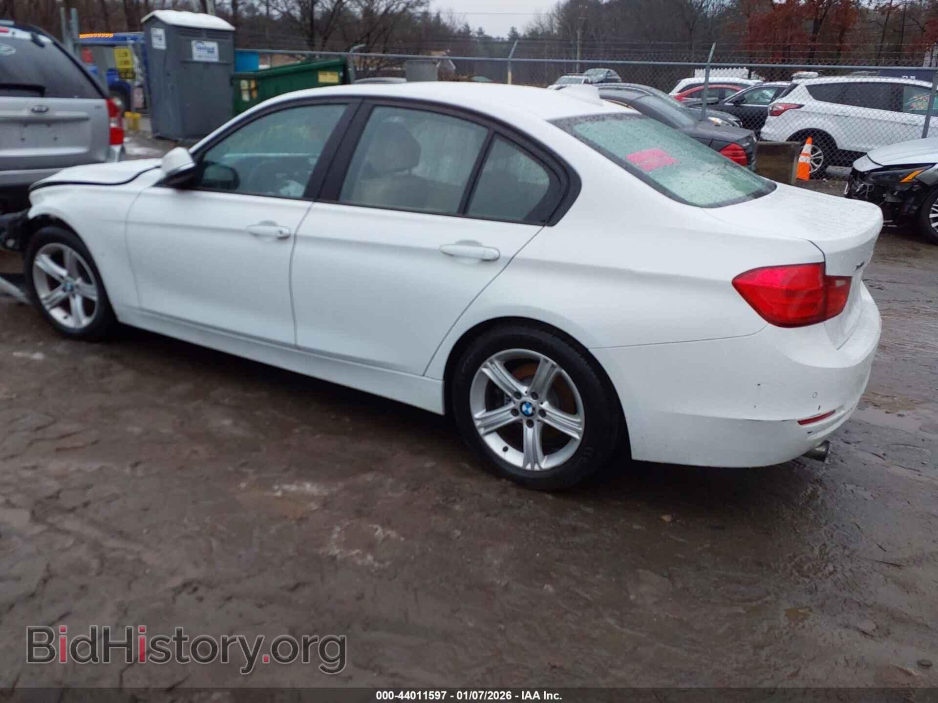 2013 BMW 320I - VIN: WBA3C3C5XDF981631 - Фото 3