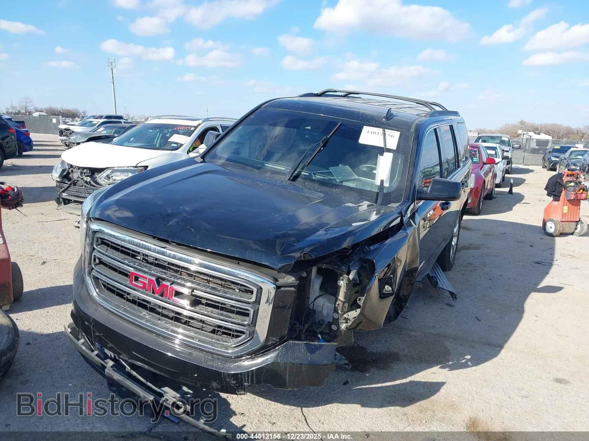 2016 GMC YUKON - VIN: 1GKS2BKC0GR455656 - Photo 2