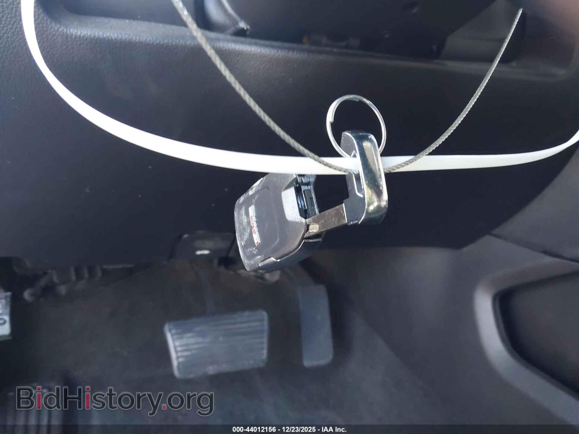 2016 GMC YUKON - VIN: 1GKS2BKC0GR455656 - Photo 11