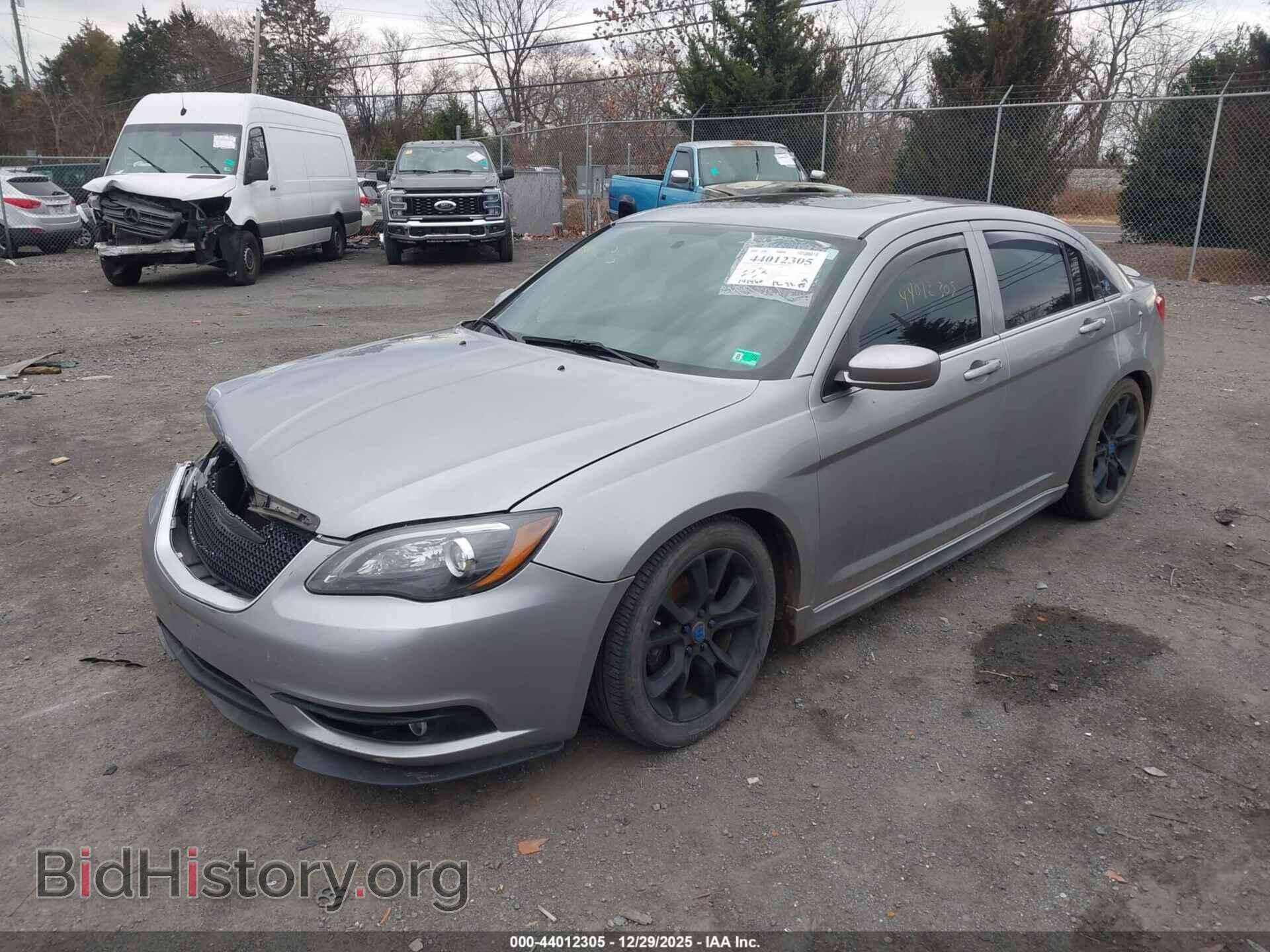 2013 CHRYSLER 200 - VIN: 1C3CCBCG7DN744748 - Фото 2