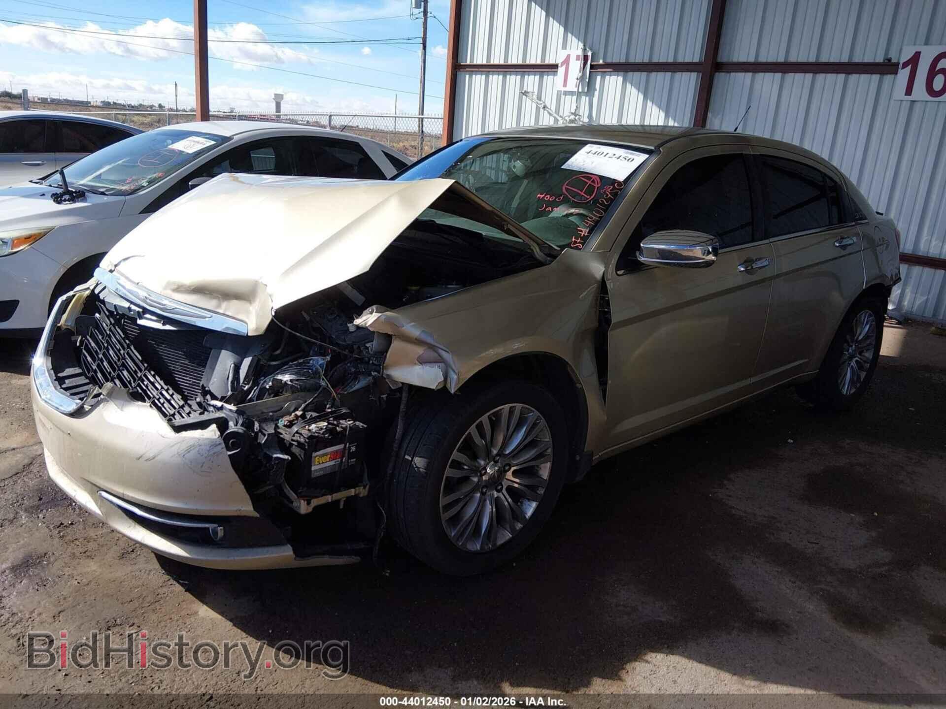2011 CHRYSLER 200 - VIN: 1C3BC2FG2BN519934 - Фото 2
