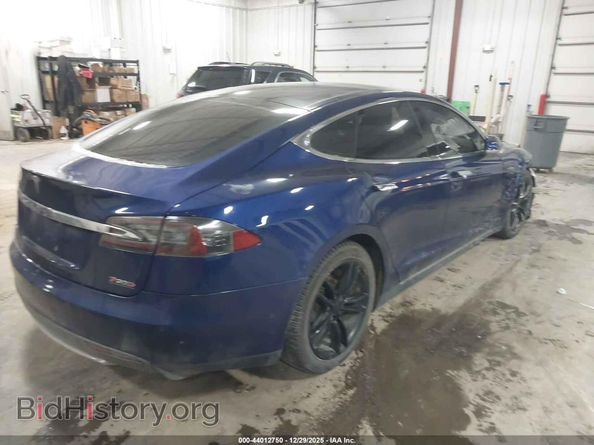 2015 TESLA MODEL S - VIN: 5YJSA1S29FF095047 - Фото 4