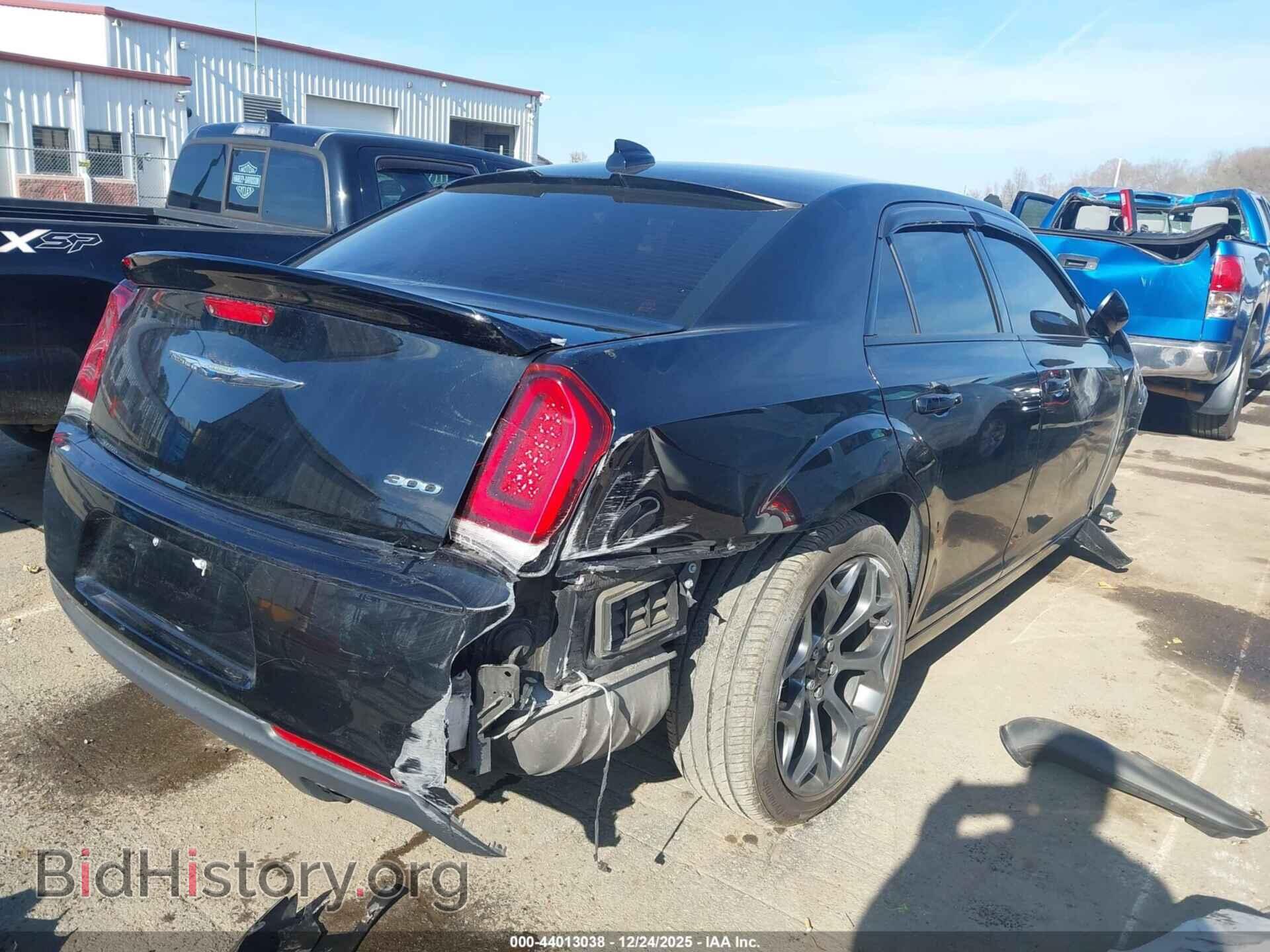 2018 CHRYSLER 300 - VIN: 2C3CCAAG0JH302007 - Фото 4