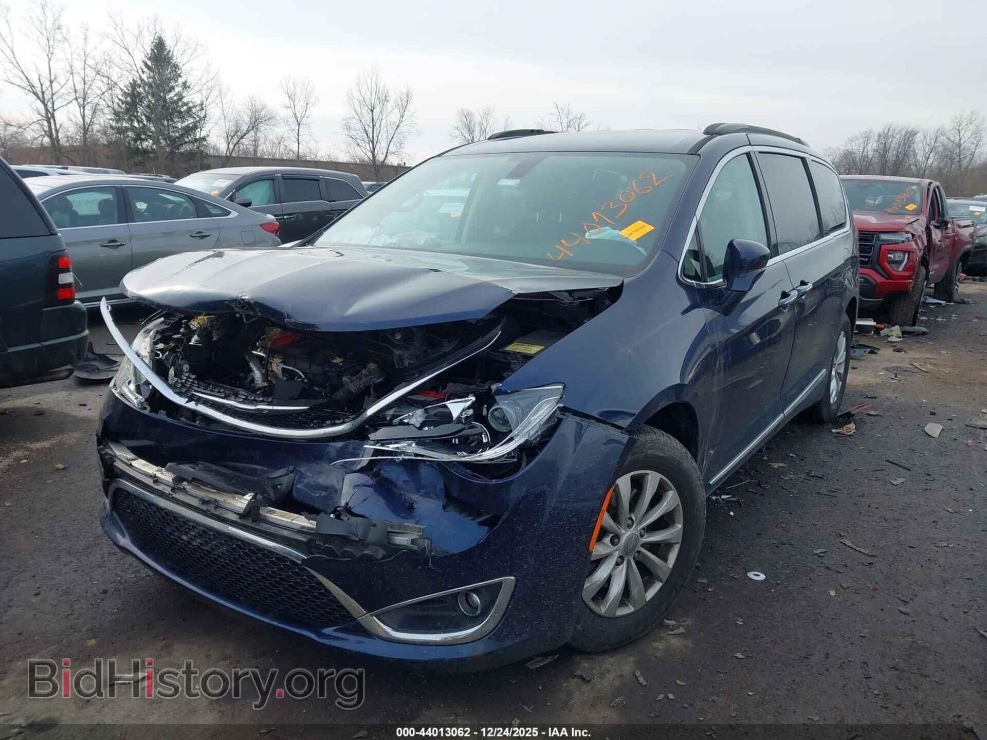 2017 CHRYSLER PACIFICA - VIN: 2C4RC1BG9HR712345 - Фото 2