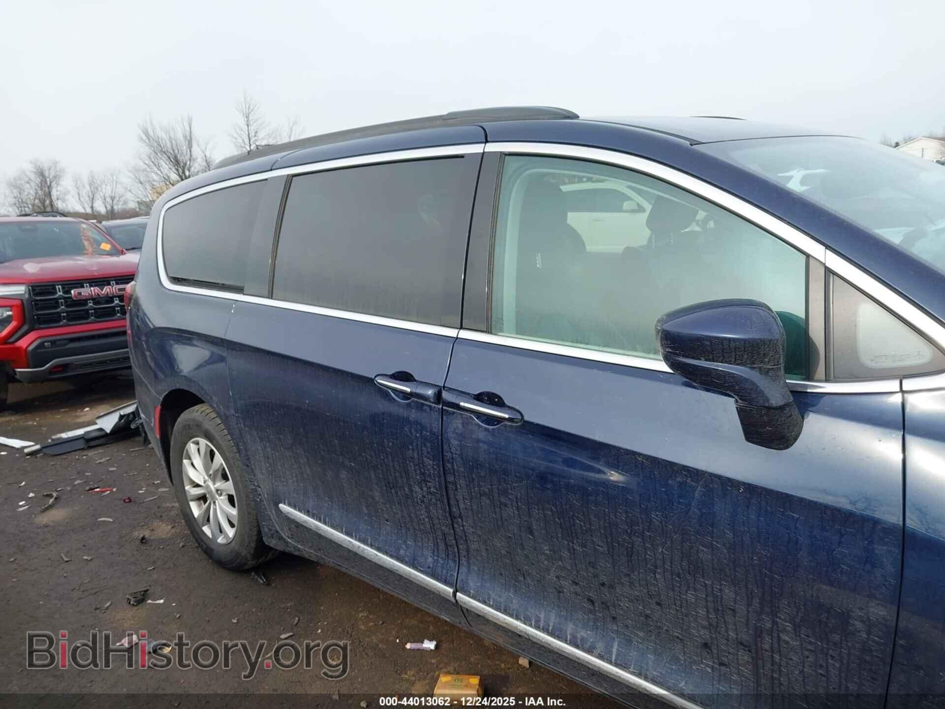 2017 CHRYSLER PACIFICA - VIN: 2C4RC1BG9HR712345 - Фото 12