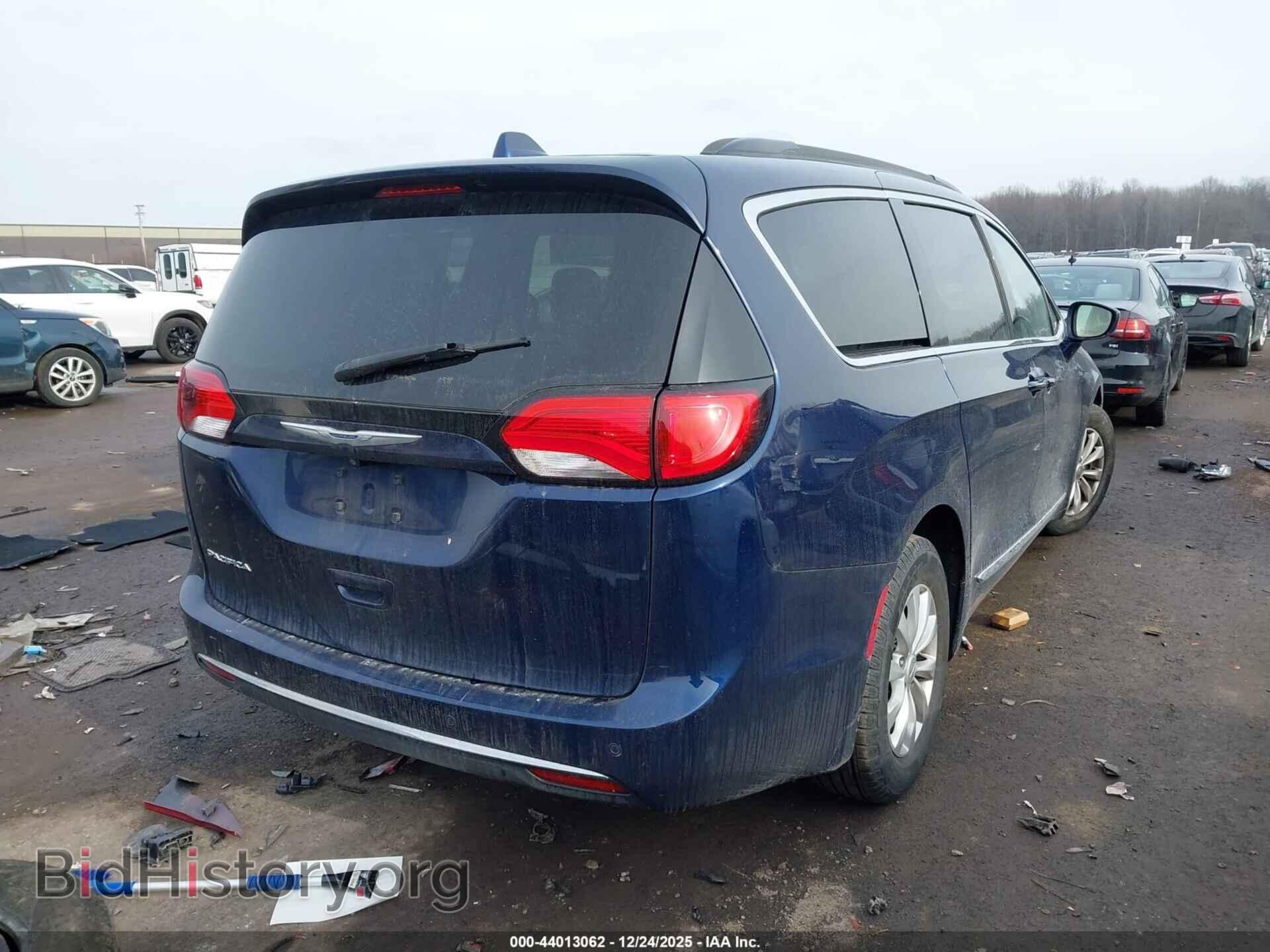 2017 CHRYSLER PACIFICA - VIN: 2C4RC1BG9HR712345 - Фото 4