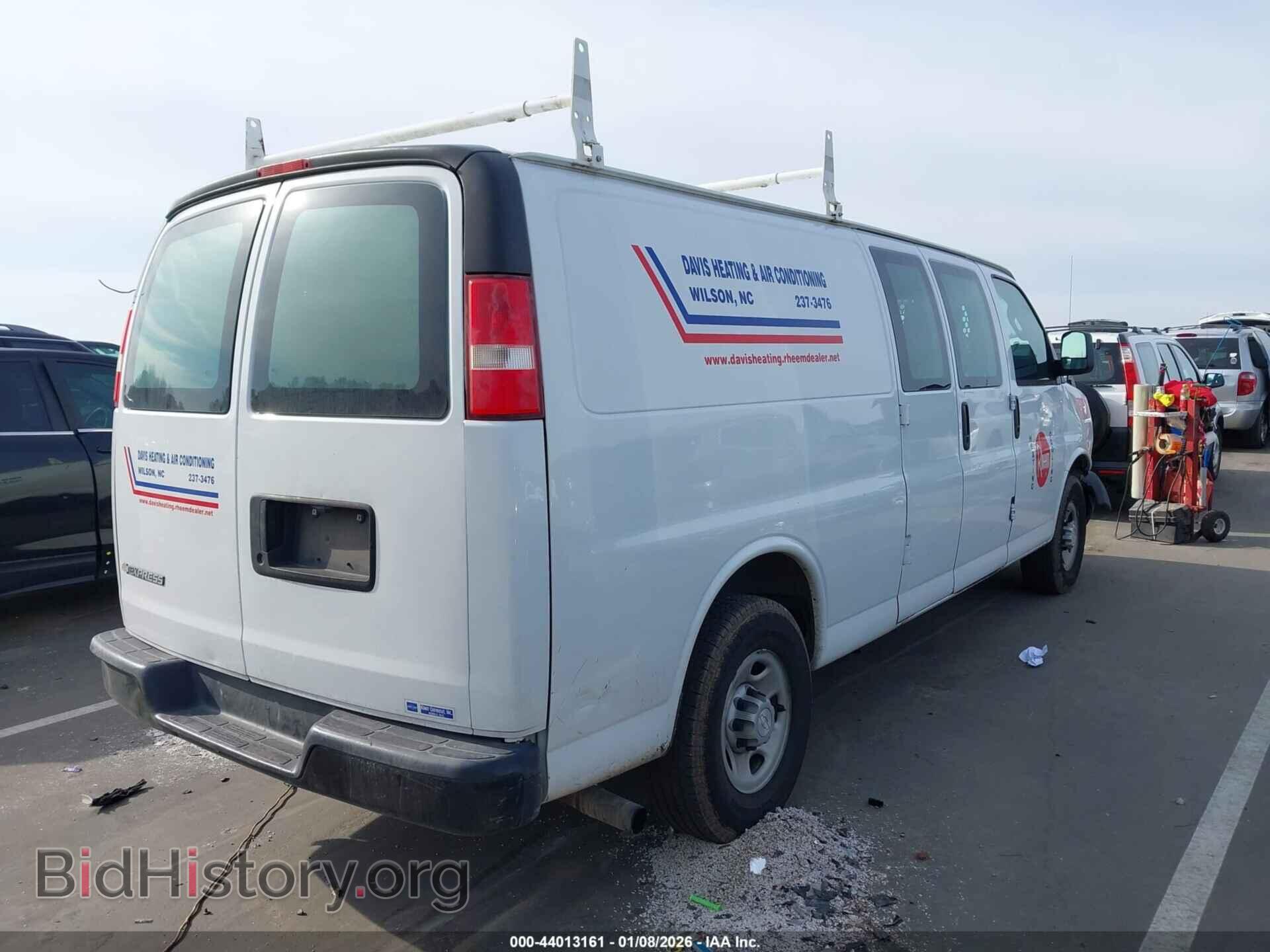 2017 CHEVROLET EXPRESS 2500 - VIN: 1GCWGBFF5H1117401 - Фото 4