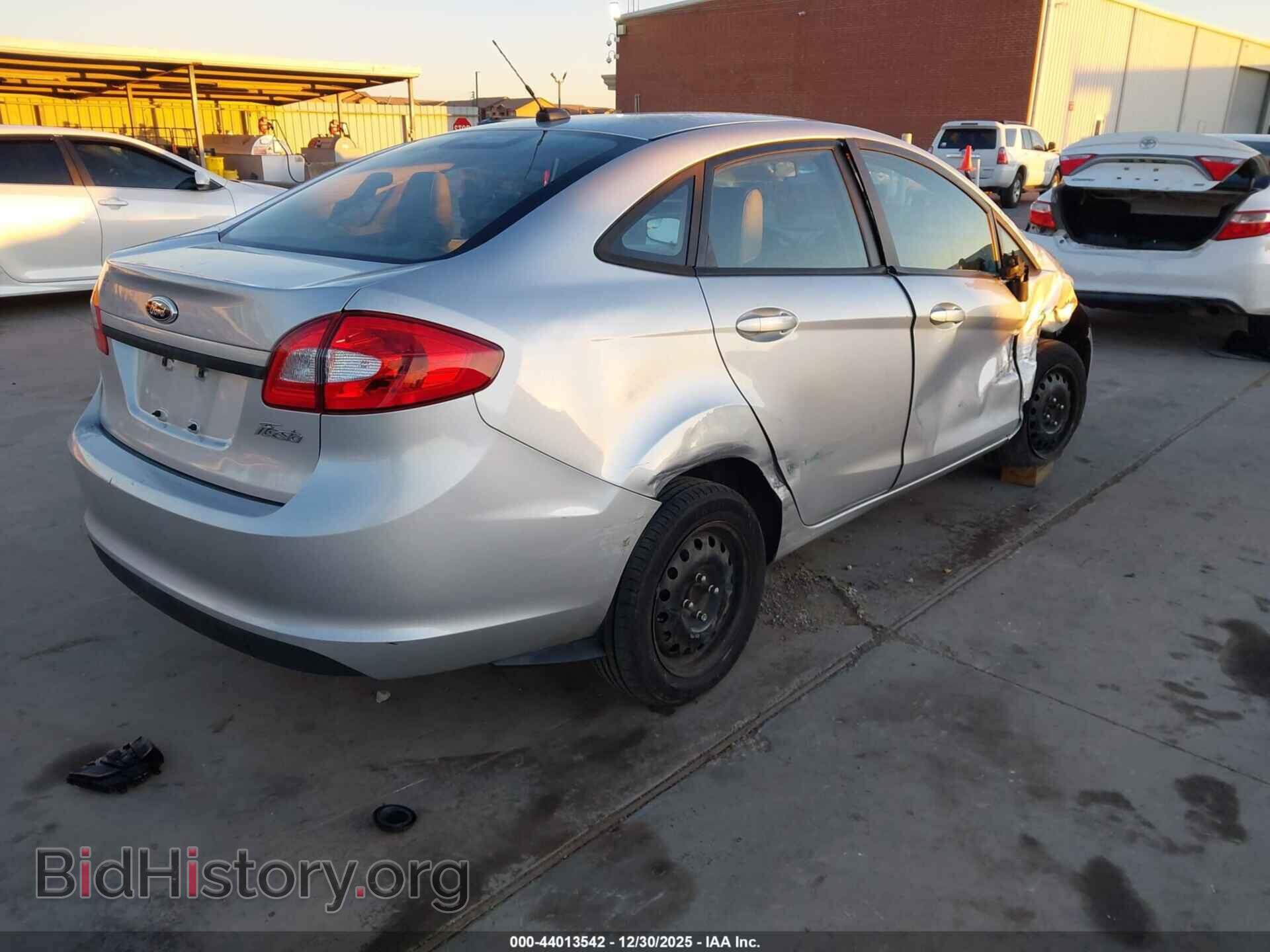 2012 FORD FIESTA - VIN: 3FADP4AJ0CM218765 - Фото 4