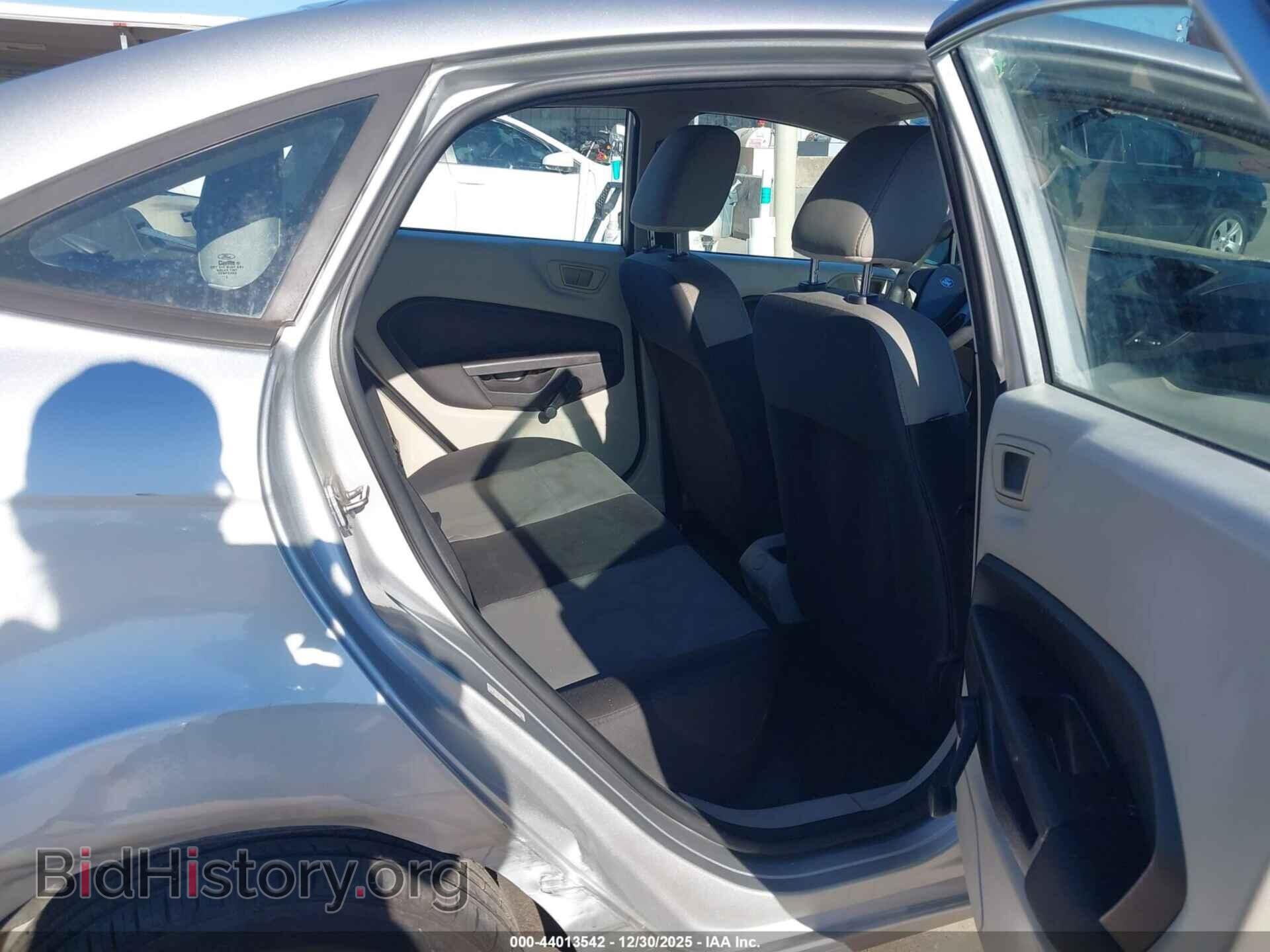 2012 FORD FIESTA - VIN: 3FADP4AJ0CM218765 - Фото 8