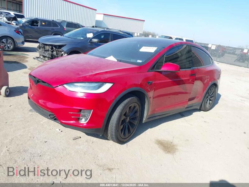 2017 Tesla MODEL X (VIN 5YJXCDE21HF051950) — фото 2 из 15