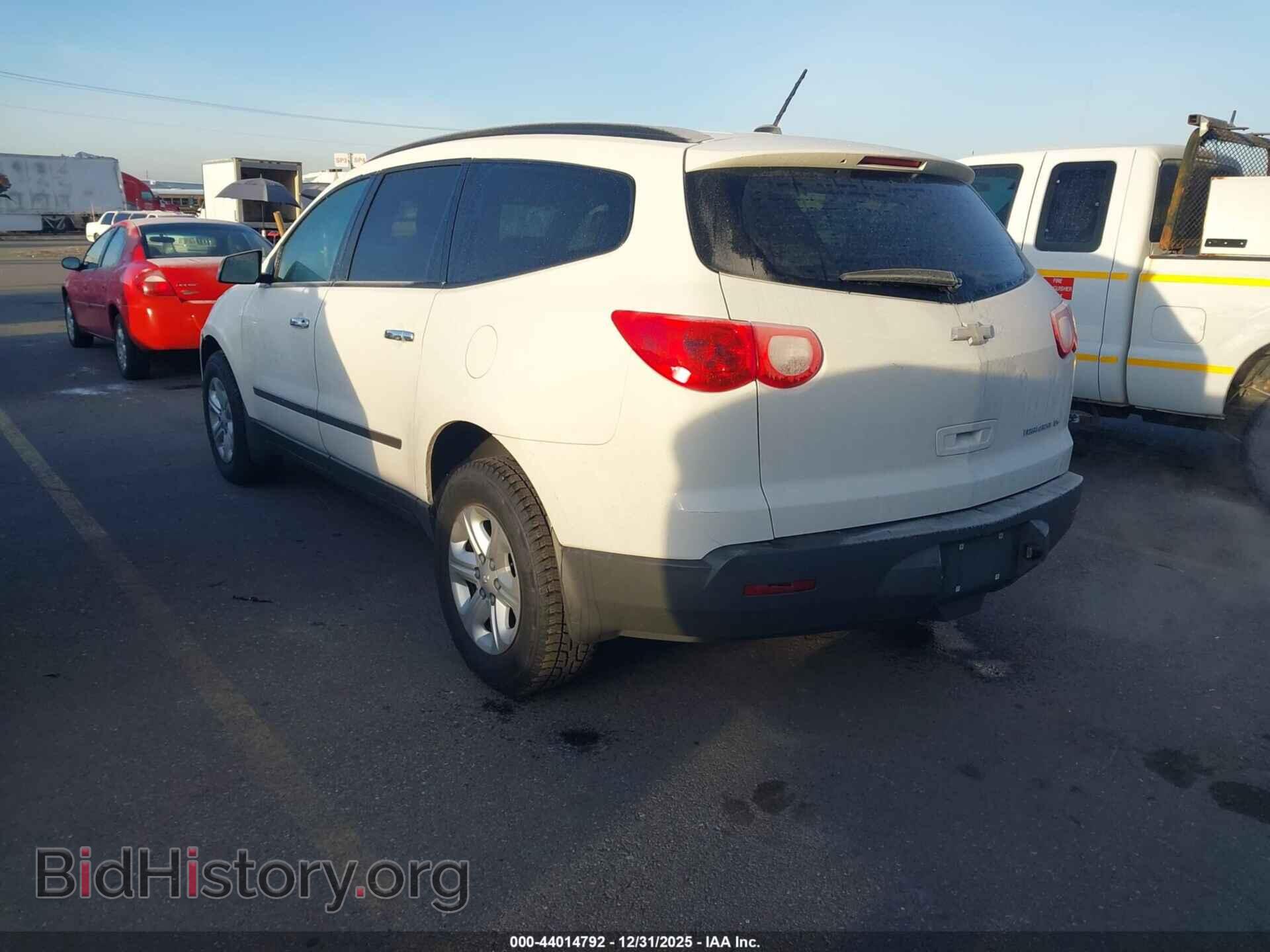 2012 CHEVROLET TRAVERSE - VIN: 1GNKRFED4CJ367888 - Фото 3