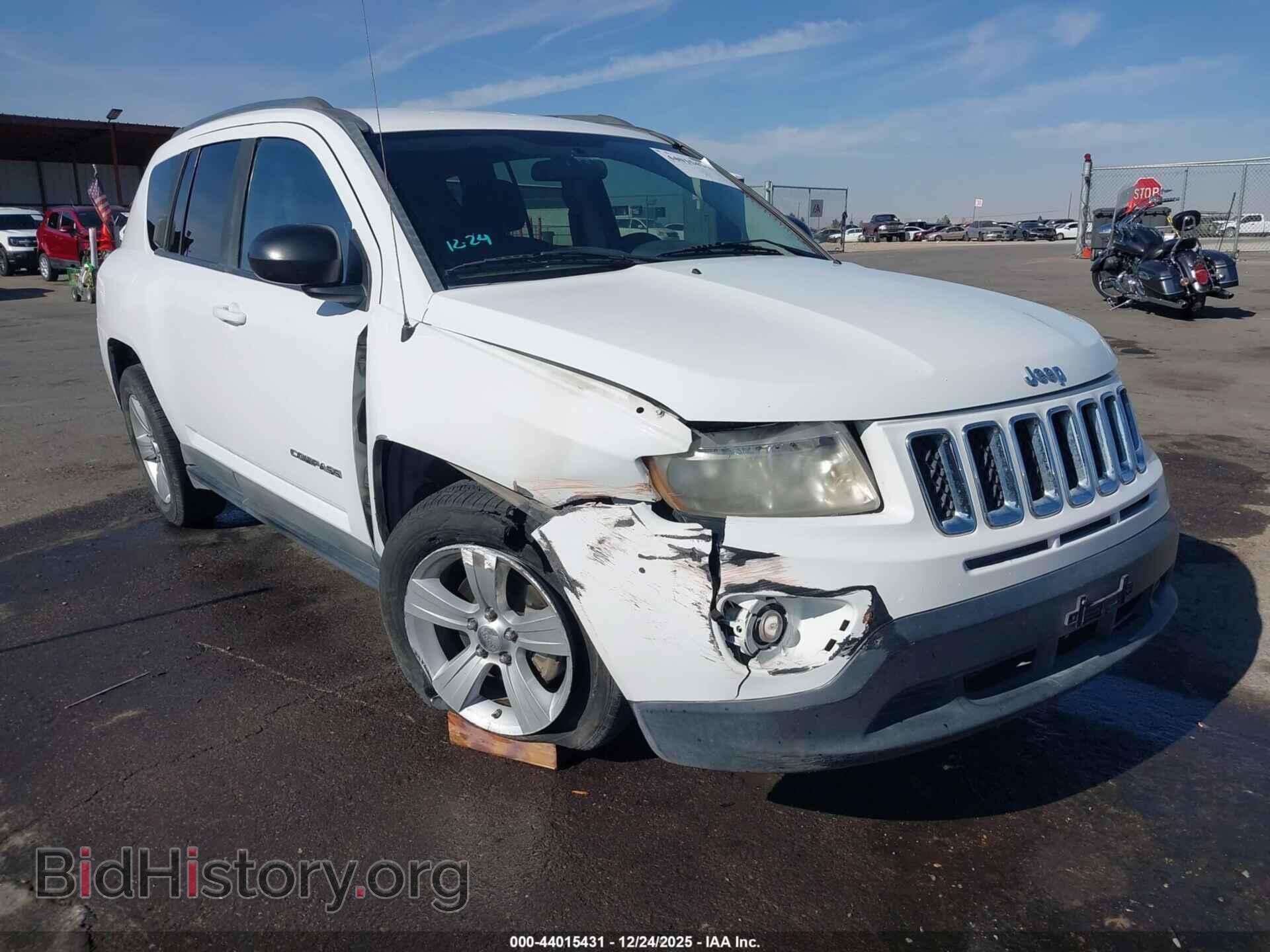 Photo 1J4NT1FAXBD271981 - JEEP COMPASS 2011