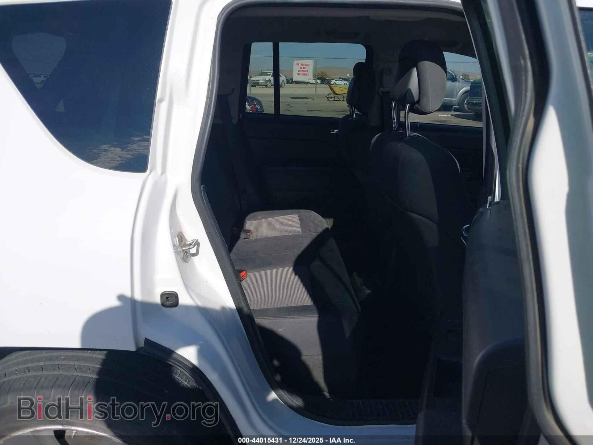 2011 JEEP COMPASS - VIN: 1J4NT1FAXBD271981 - Фото 8