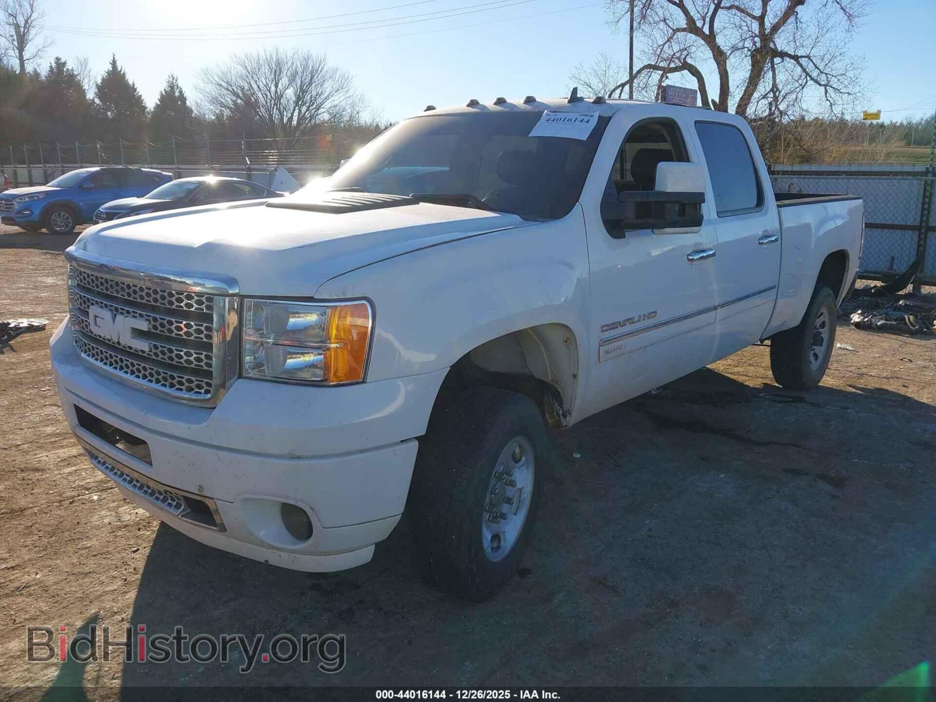 2014 GMC SIERRA 2500HD - VIN: 1GT125E80EF133081 - Фото 2