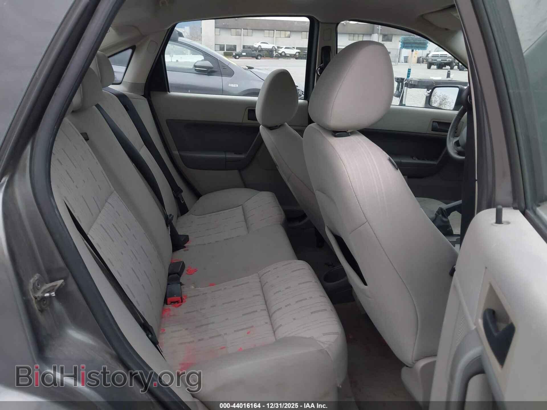 2011 FORD FOCUS - VIN: 1FAHP3FN0BW142096 - Фото 8