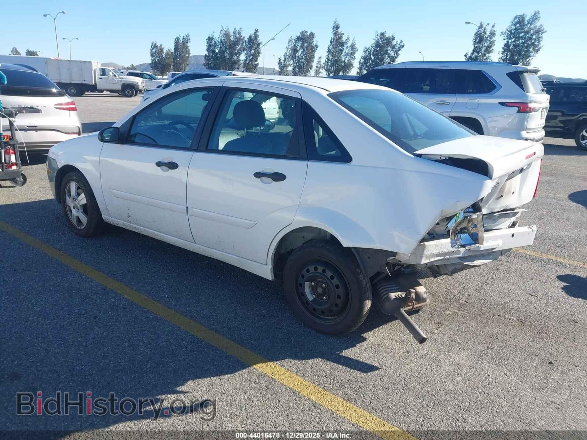 2007 FORD FOCUS - VIN: 1FAFP34N47W106011 - Фото 3
