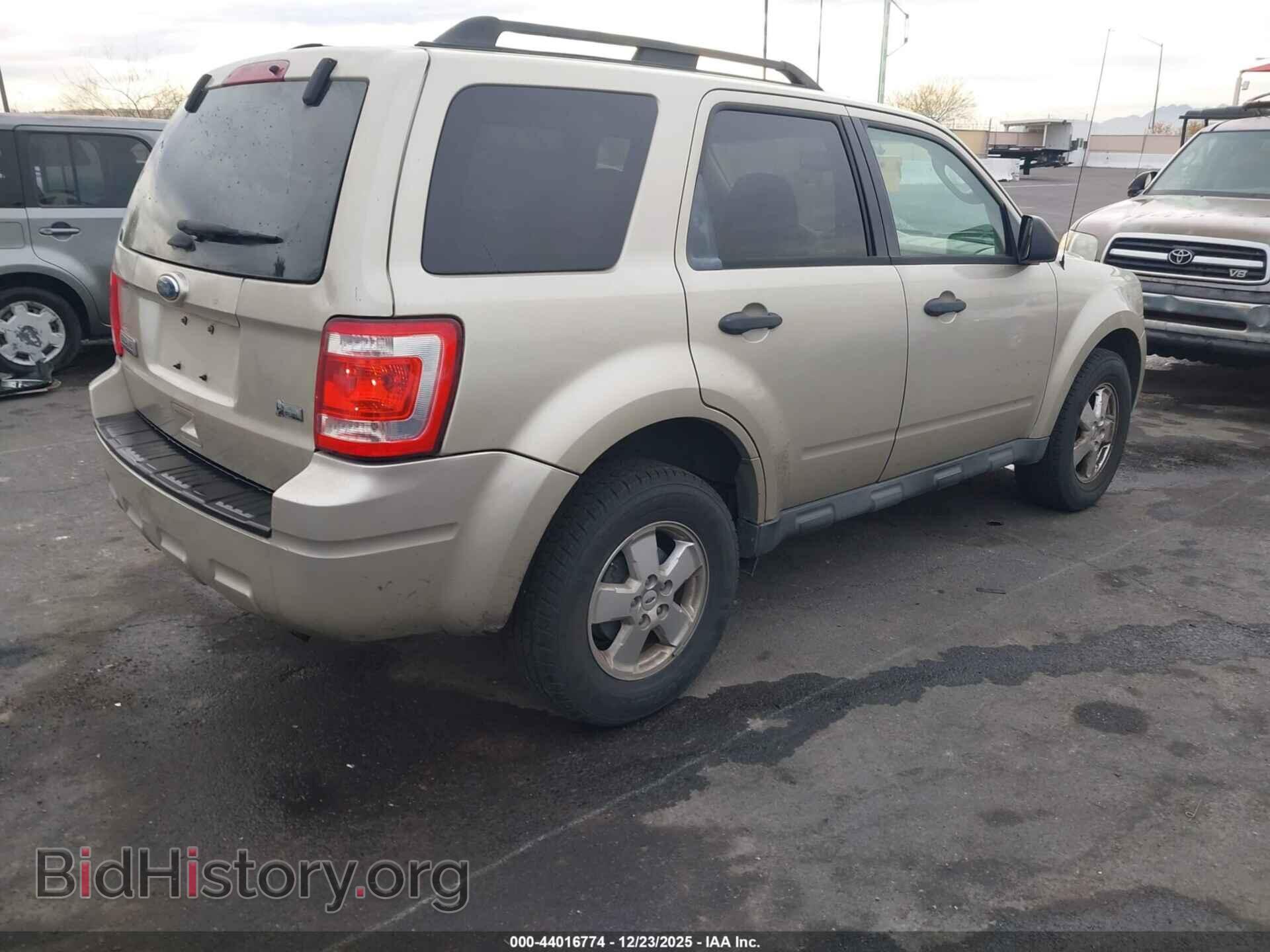 2011 FORD ESCAPE - VIN: 1FMCU0DG8BKC18103 - Фото 4