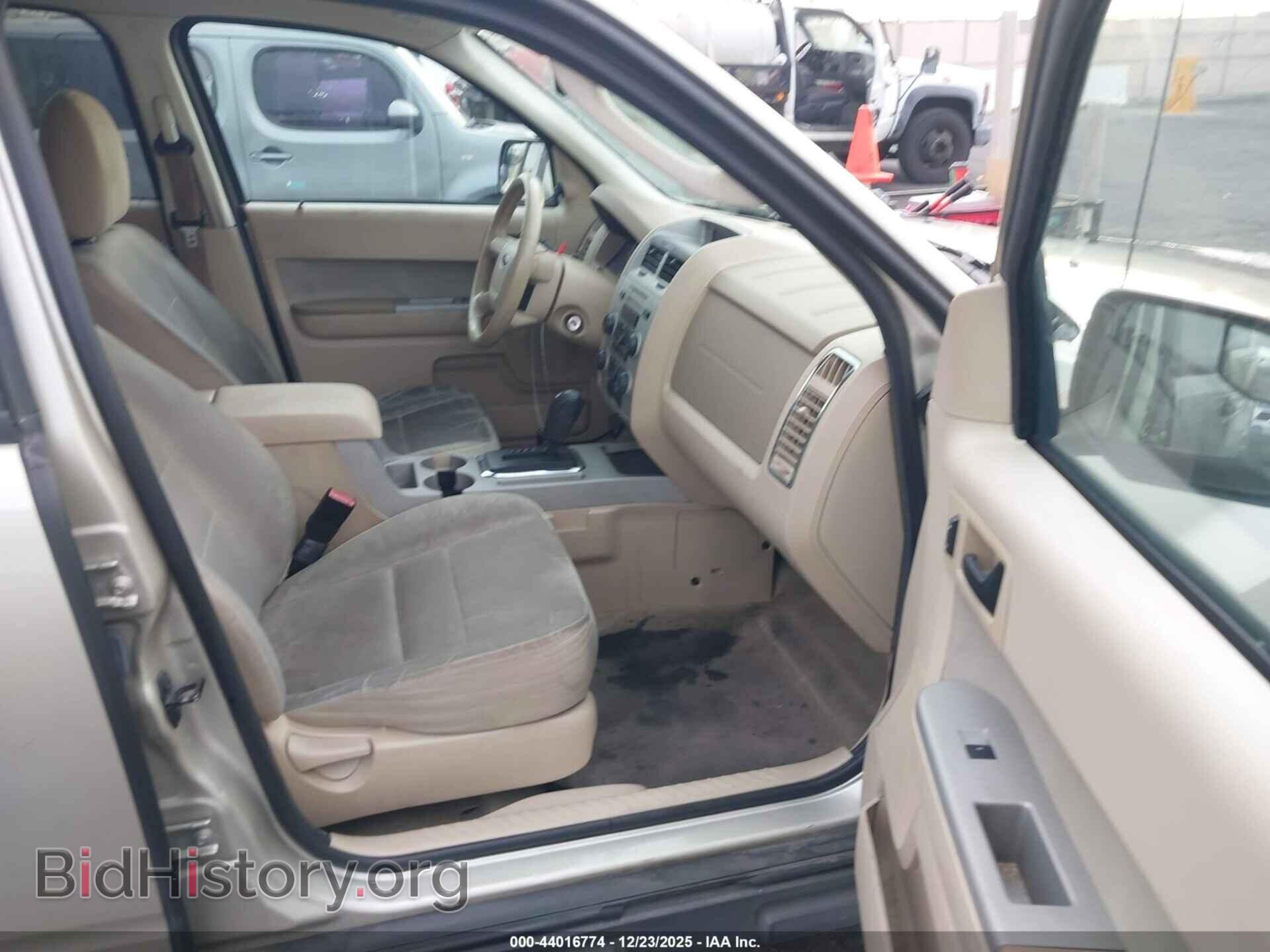 2011 FORD ESCAPE - VIN: 1FMCU0DG8BKC18103 - Фото 5