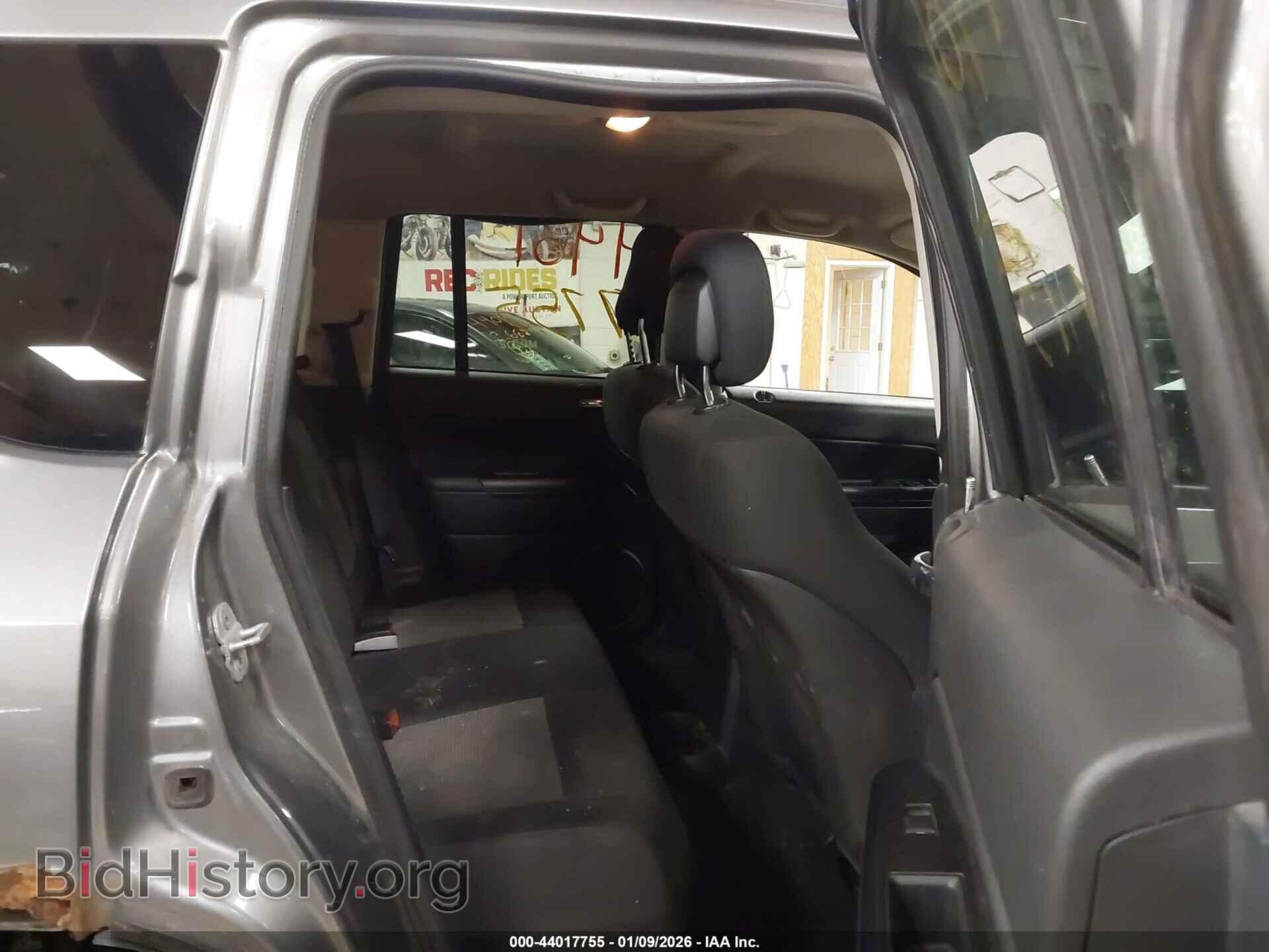 2011 JEEP COMPASS - VIN: 1J4NF1FB8BD279657 - Photo 8