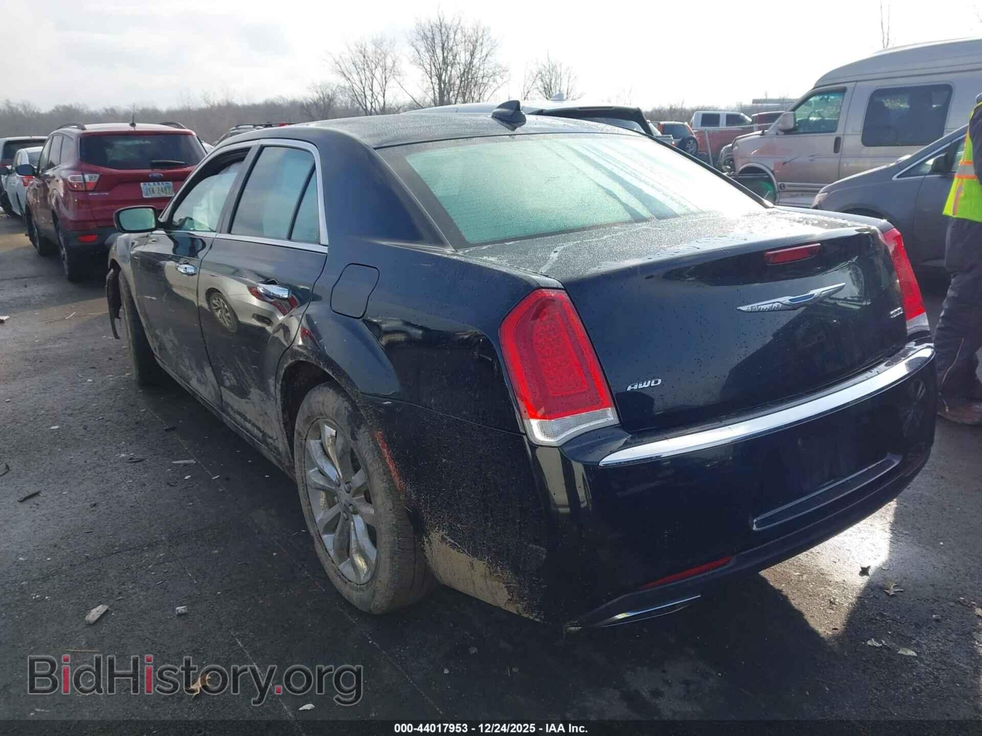 2018 CHRYSLER 300 - VIN: 2C3CCAKG1JH149197 - Фото 3