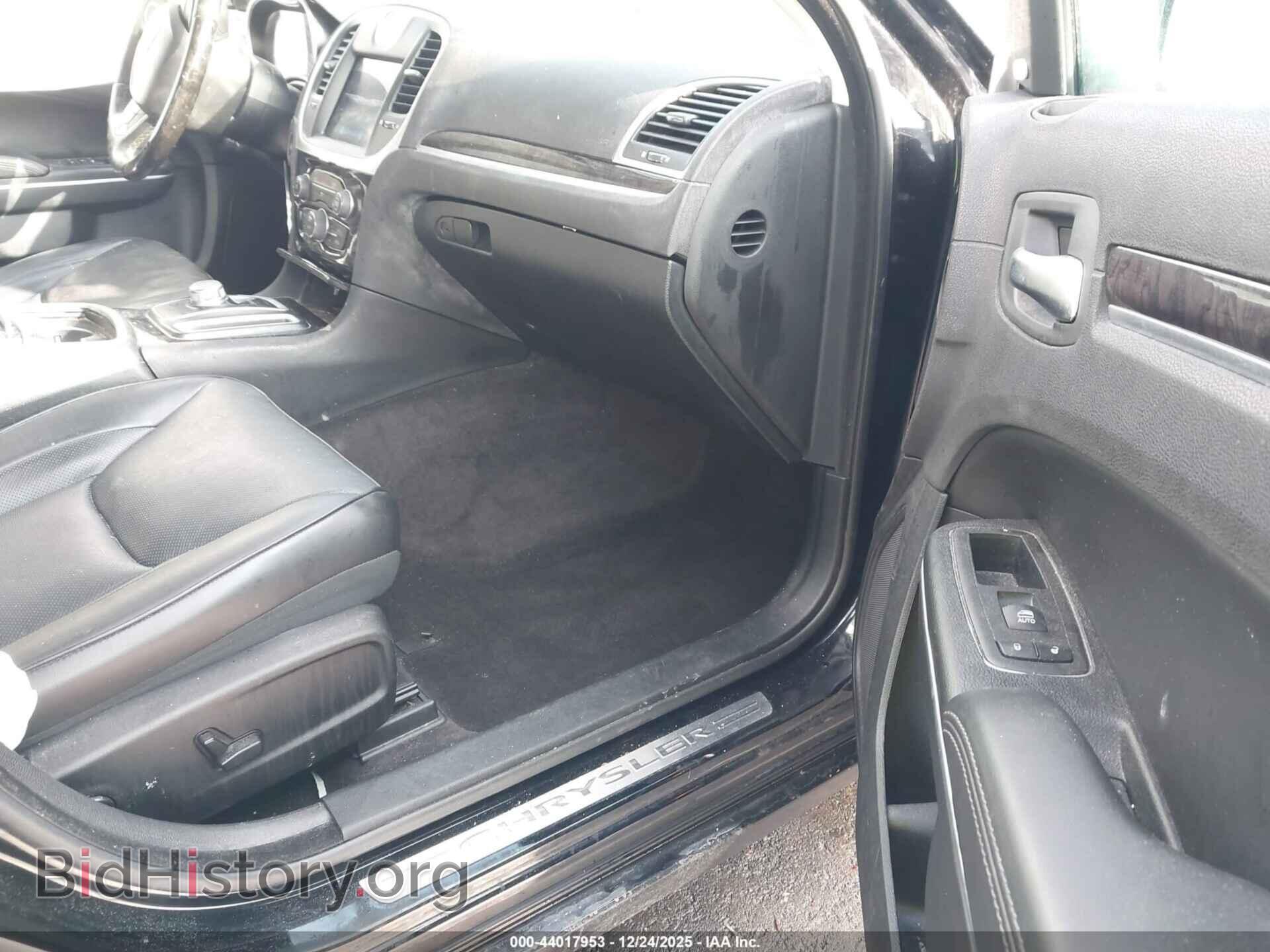 2018 CHRYSLER 300 - VIN: 2C3CCAKG1JH149197 - Фото 5
