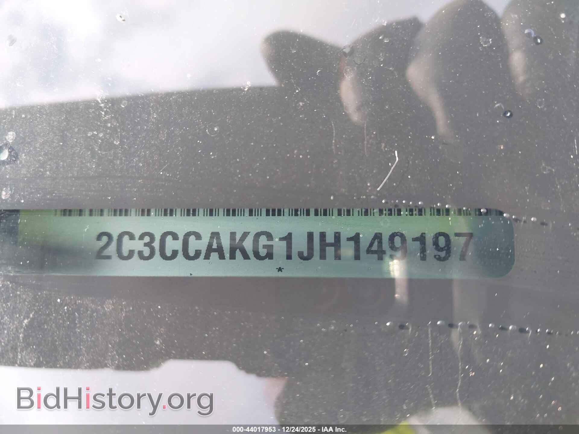 2018 CHRYSLER 300 - VIN: 2C3CCAKG1JH149197 - Фото 9