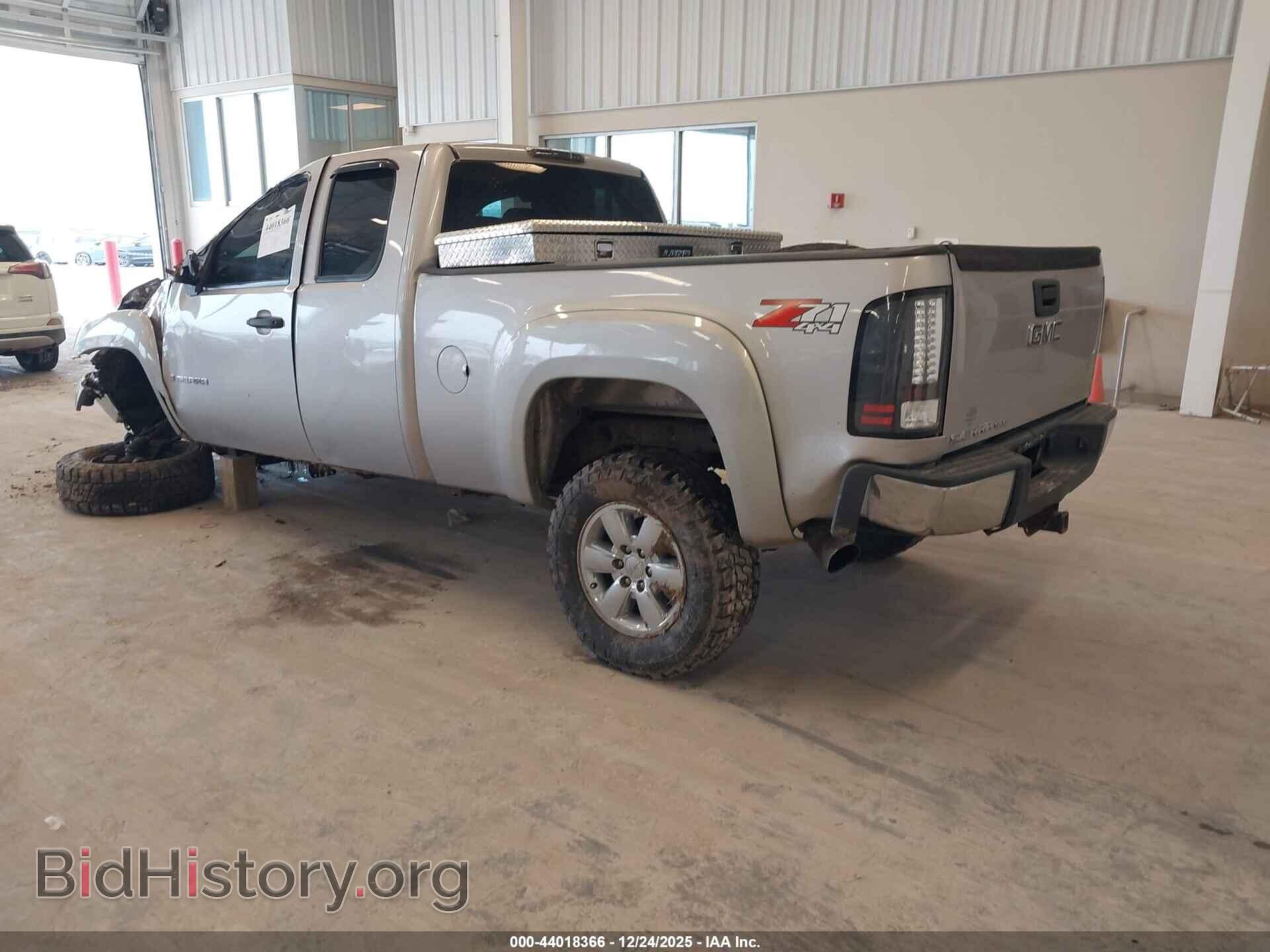 2008 GMC SIERRA 1500 - VIN: 2GTEK19J181242104 - Фото 3
