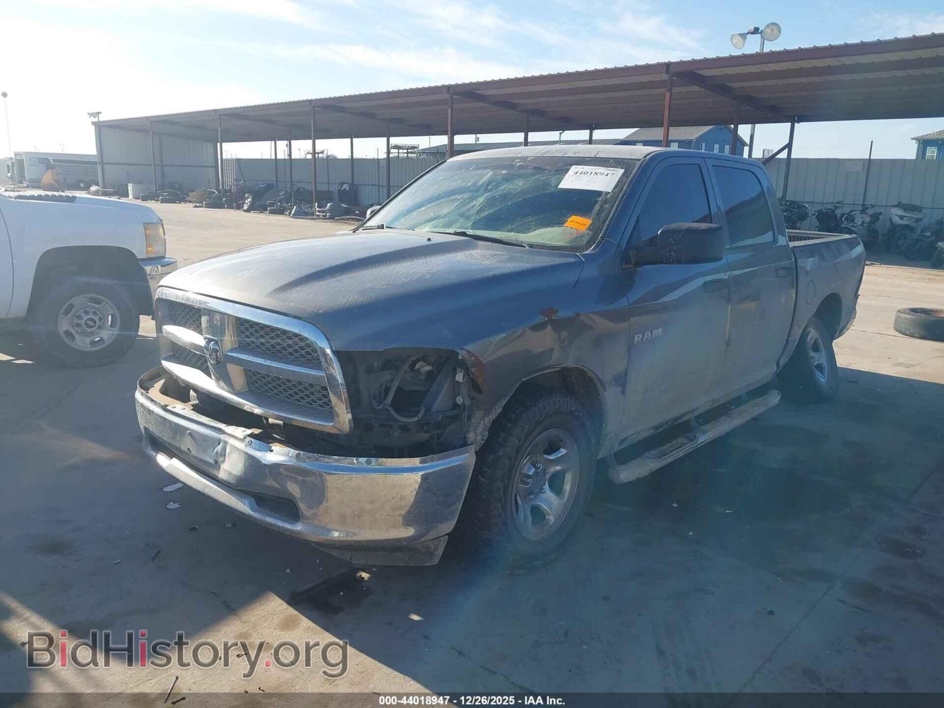 2010 DODGE RAM 1500 - VIN: 1D7RB1CP7AS250816 - Фото 2