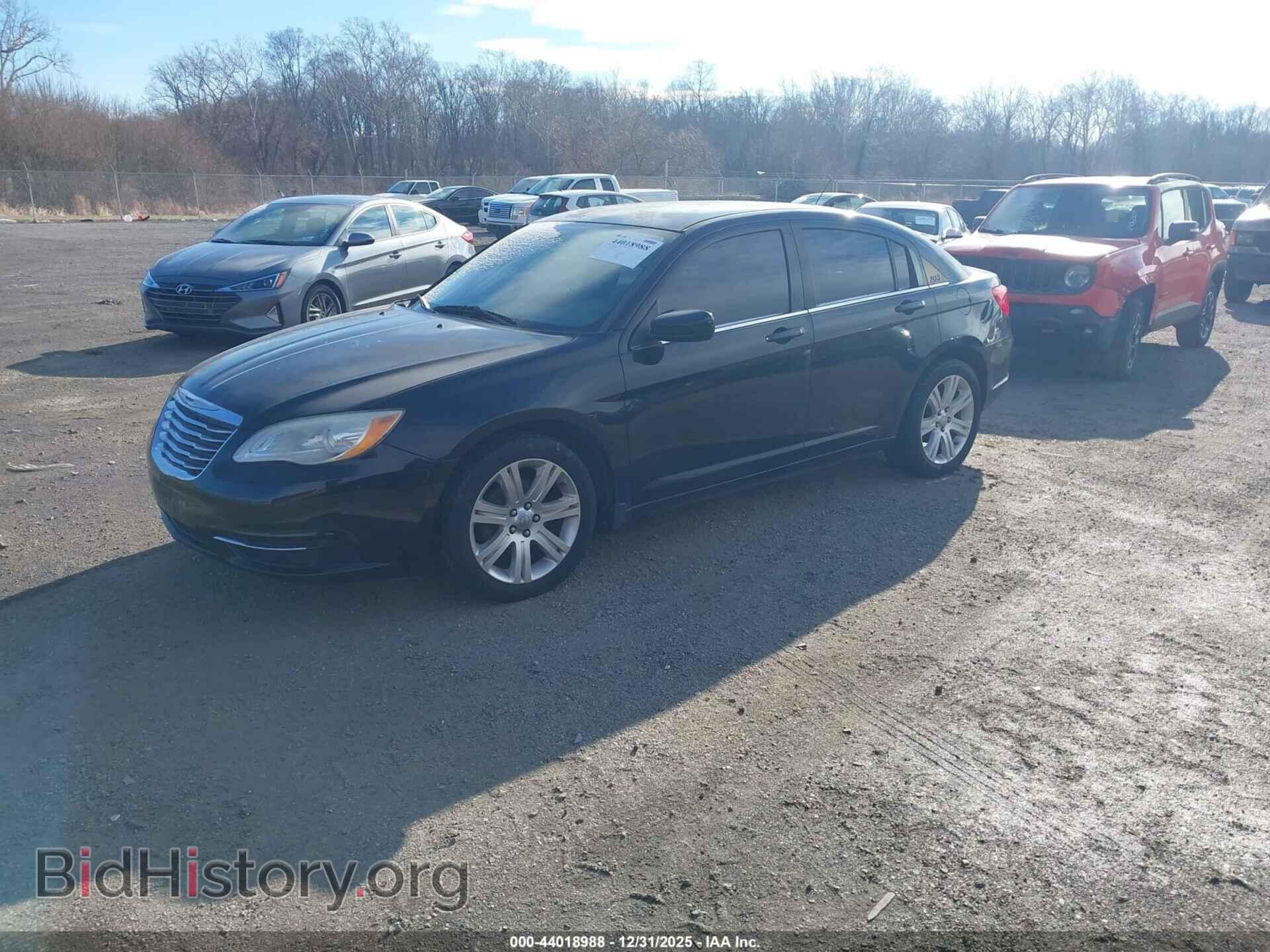 2013 CHRYSLER 200 - VIN: 1C3CCBAB7DN669833 - Фото 2